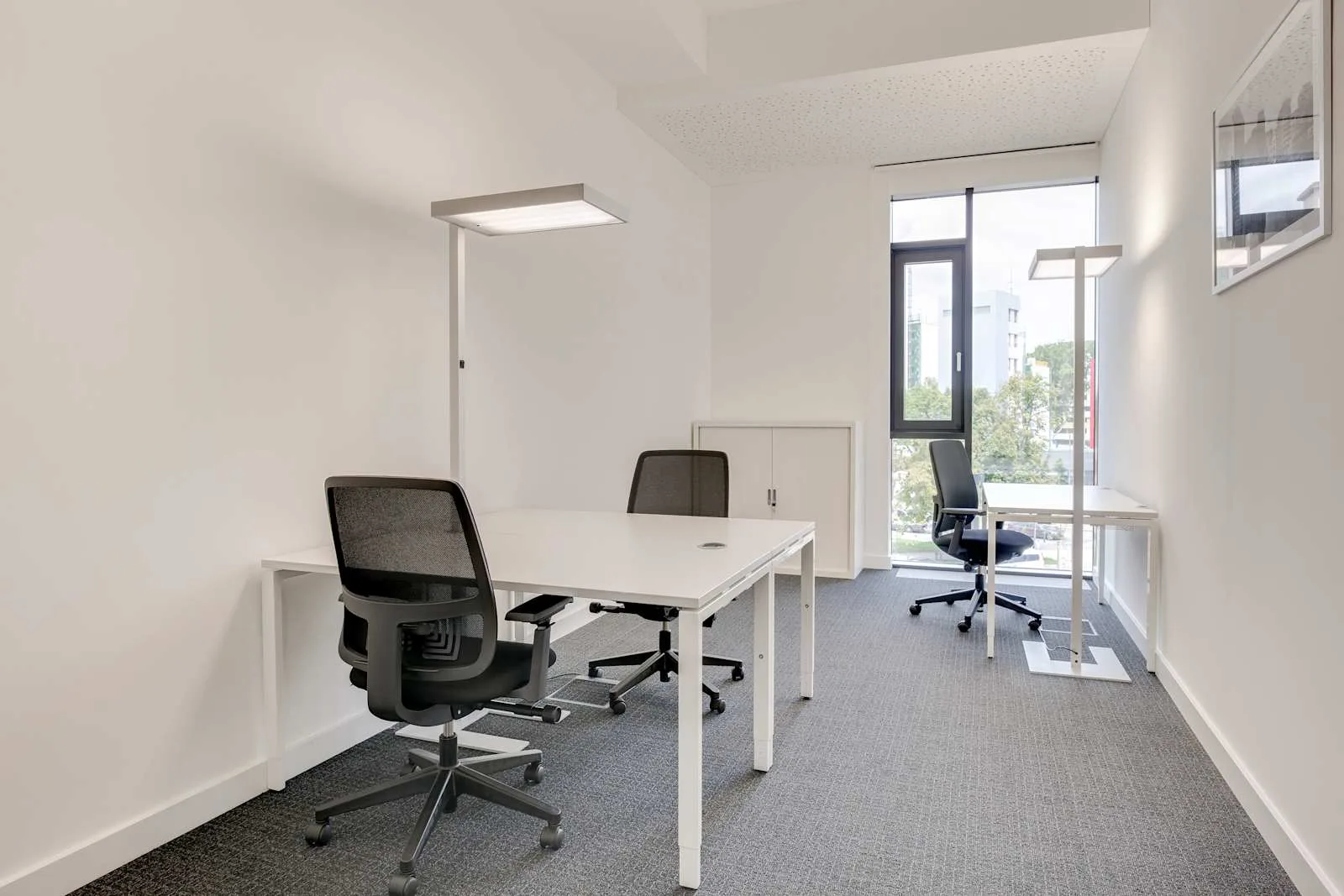 Regus QC, Montreal - Boul des Galeries-d’Anjou, Private office, 3 desks, Saint-Leonard, Montreal, QC