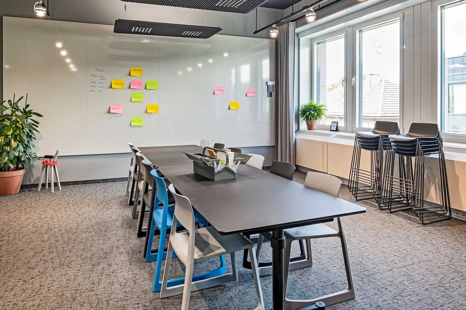 Design Offices Frankfurt, Design Offices, Westendcarree, Besprechungsraum für 9 Personen, Frankfurt am Main