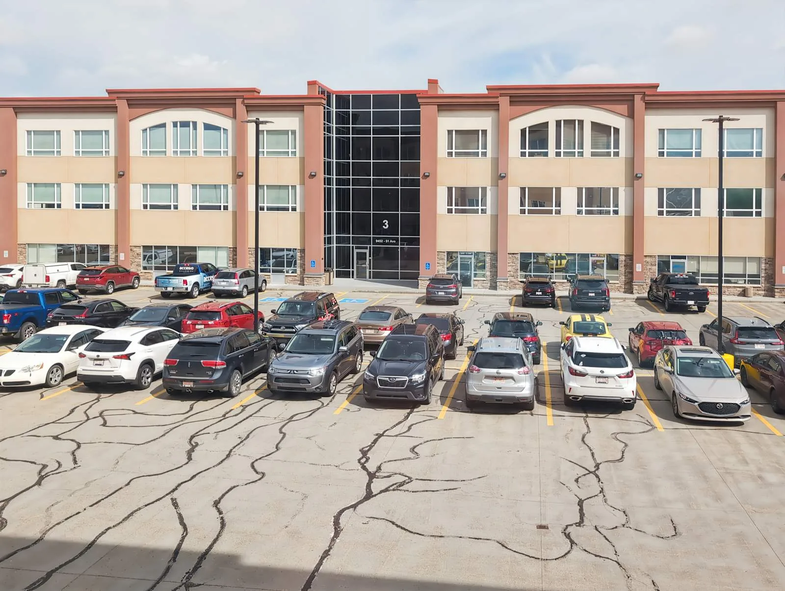 HQ AB, Edmonton - Elm Business Park 3, Building facade, Edmonton, AB