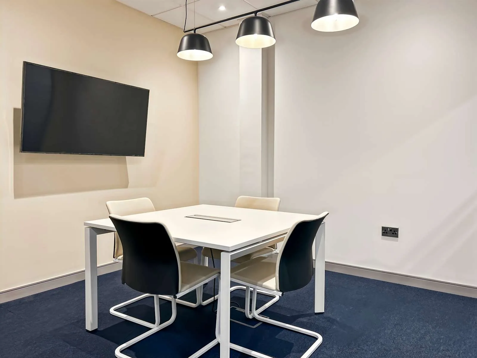 HQ Belfast, Weavers Business Park, Meeting room for 4 people, Belfast
