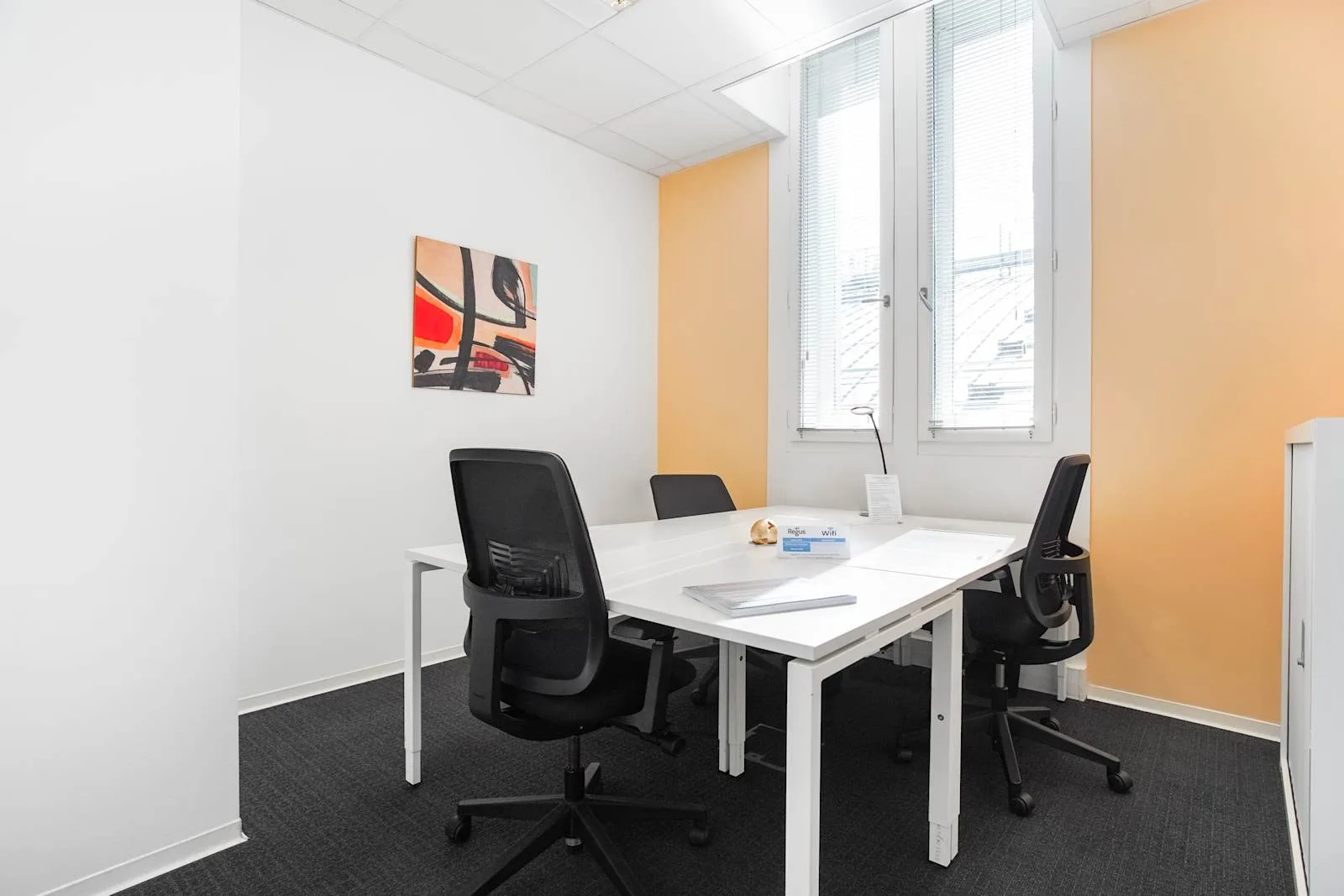 HQ BORDEAUX, Gare de Bordeaux, Privatbüro mit 4 Arbeitsplätzen, Bordeaux