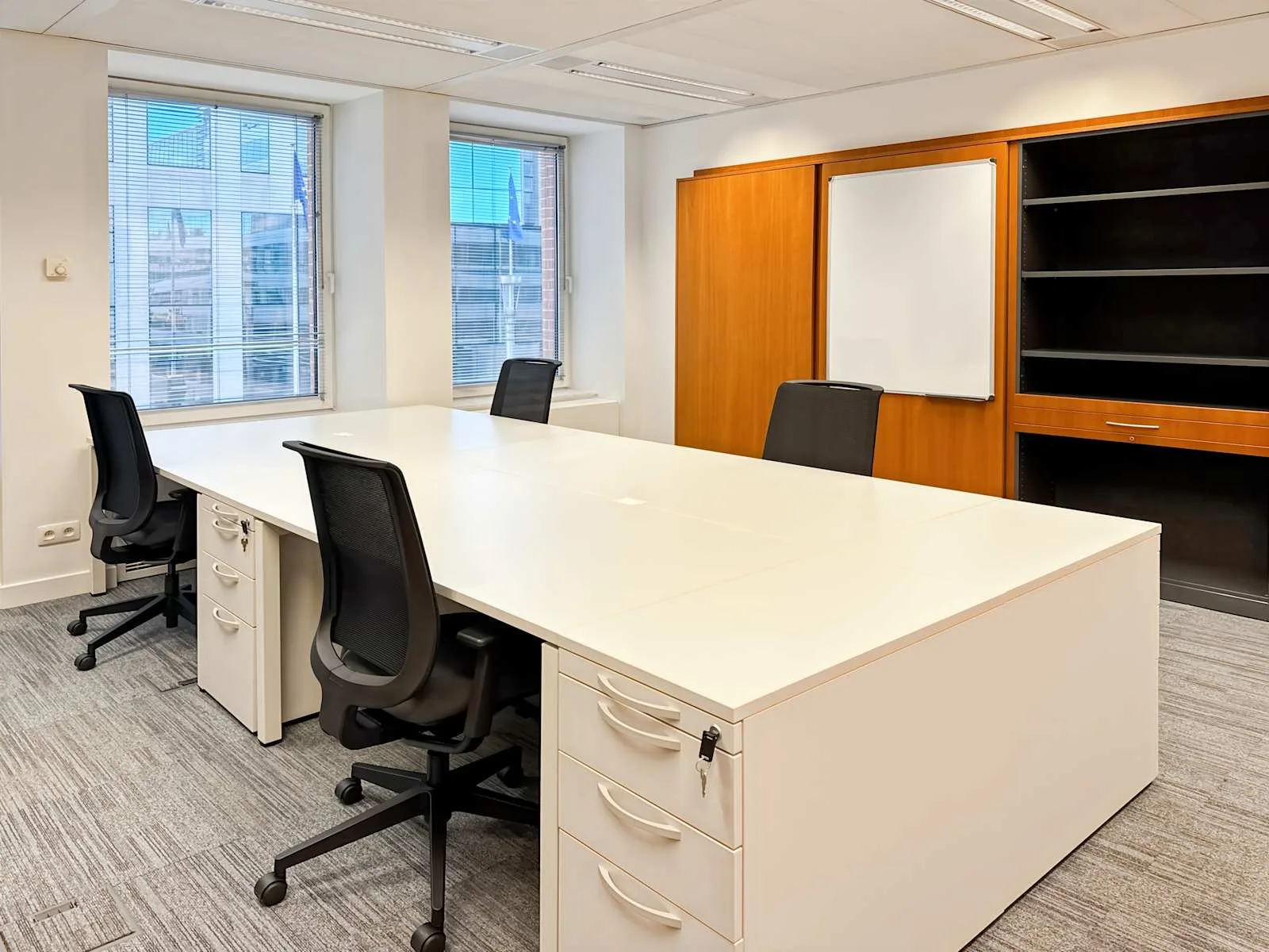HQ Brussels, Rue de la Loi 62, Private office, 4 desks, Brussels