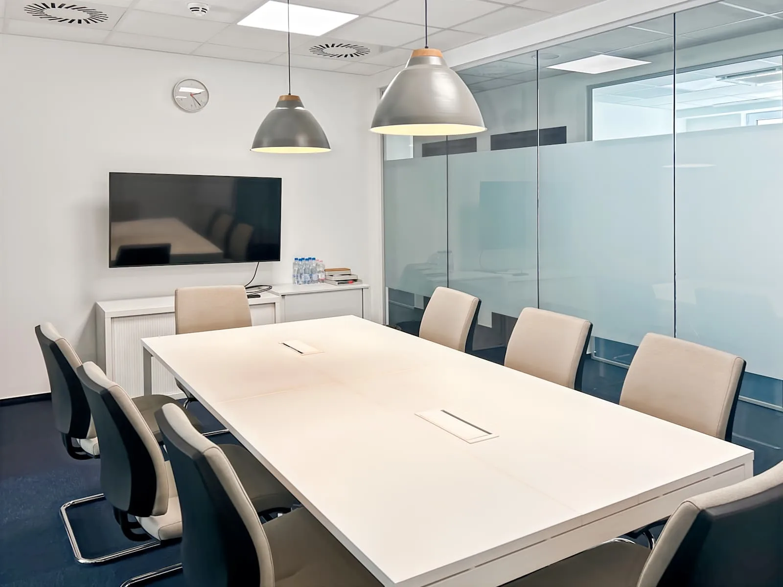 HQ Budapest, F99 Office, Meeting room for 8 people, Budapest