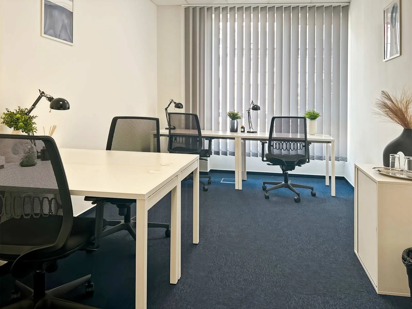 HQ Budapest, F99 Office, Private office, 4 desks, Budapest
