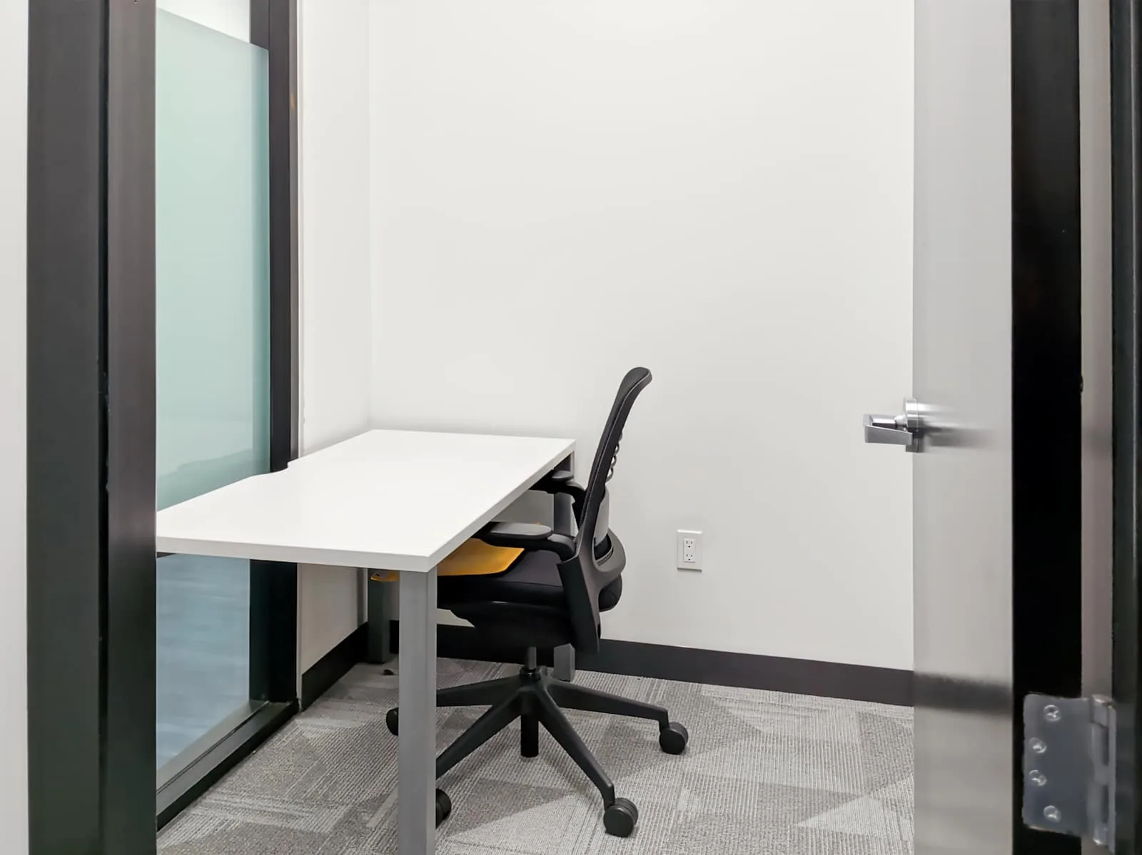 HQ CA, Cypress - Walker St, Private office, 1 desk, Cypress, CA