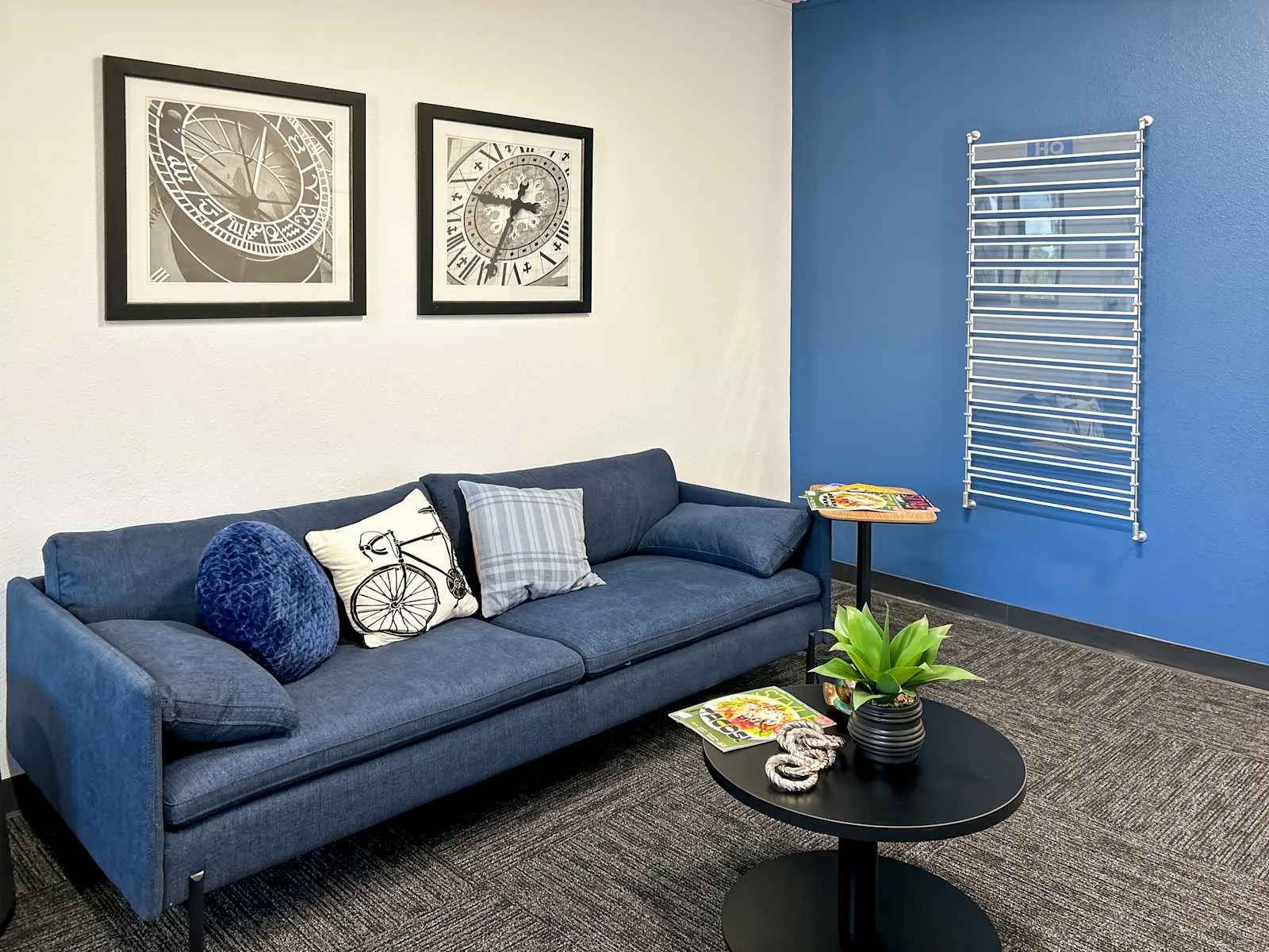 HQ CA, Folsom - Orchard Dr, Lounge, Folsom, CA