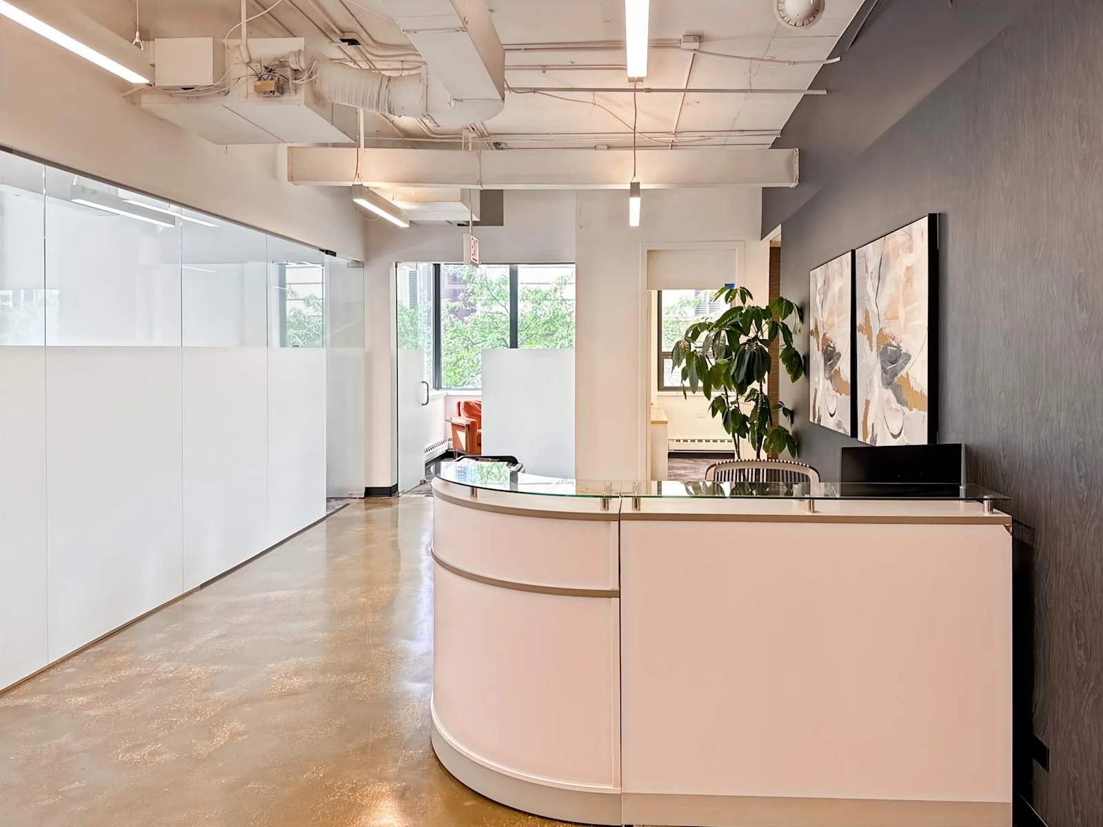 HQ IL, Chicago - E Huron St, Reception, Chicago, IL