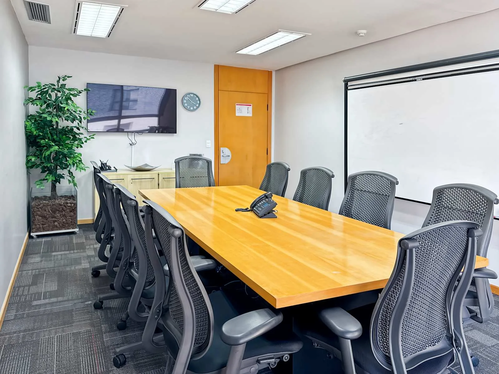 HQ CURITIBA,  Centro Empresarial Jatobá – Sete de Setembro, Meeting room for 10 people, Curitiba