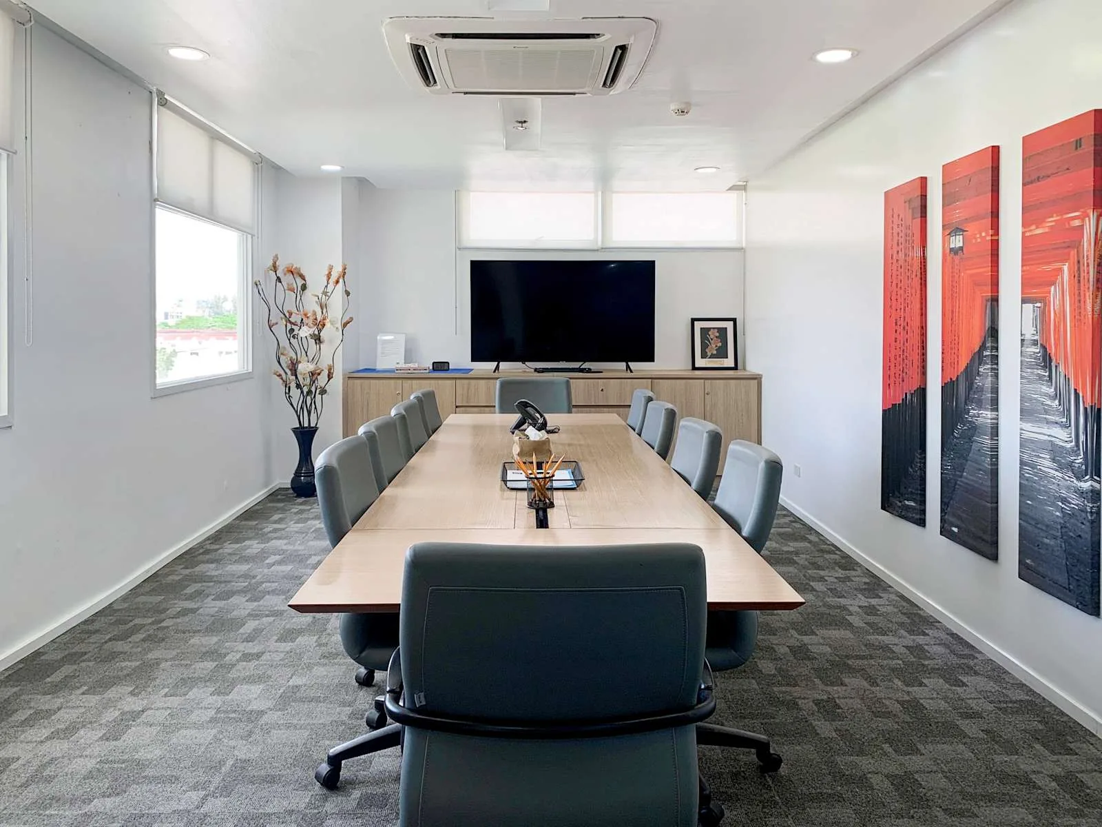 HQ DAVAO, Topaz Tower Centre, Meeting room for 12 people, Davao City
