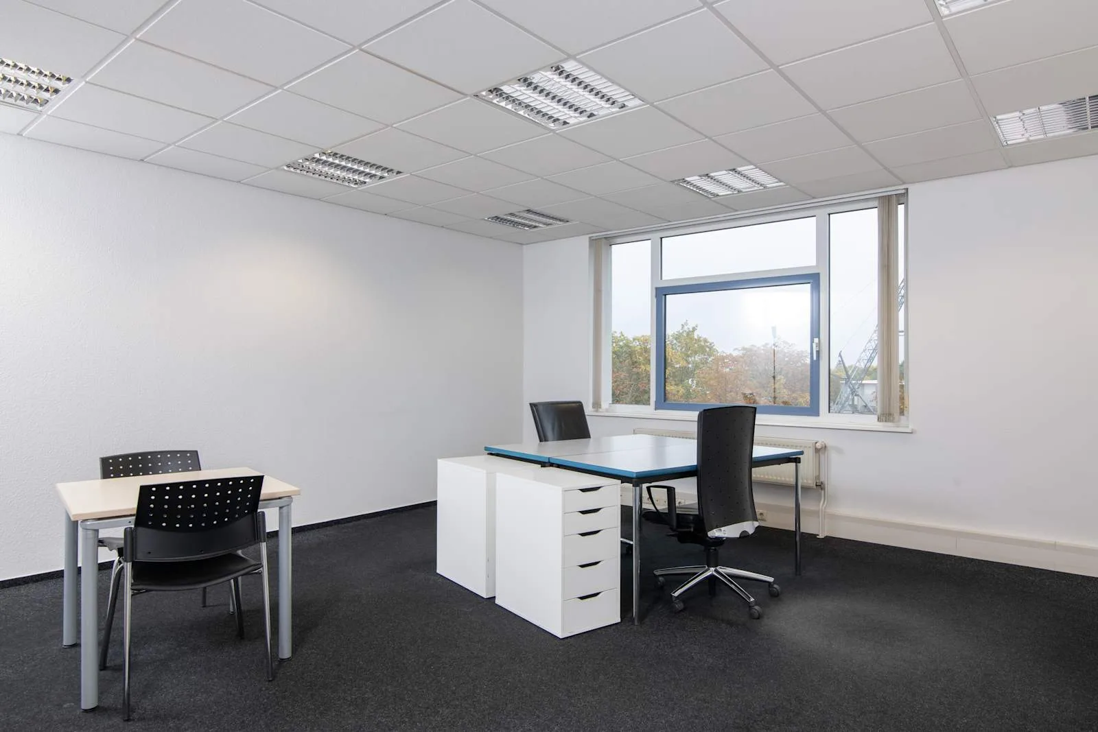 HQ ERFURT, HQ Erfurt Stadion, Private office, 2 desks, Erfurt