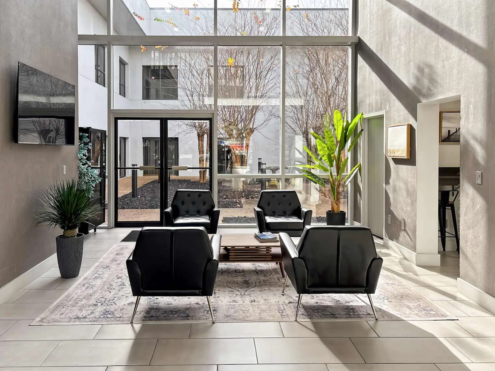HQ FL, Jacksonville - 4110 Southpoint Blvd, Lounge, Jacksonville, FL