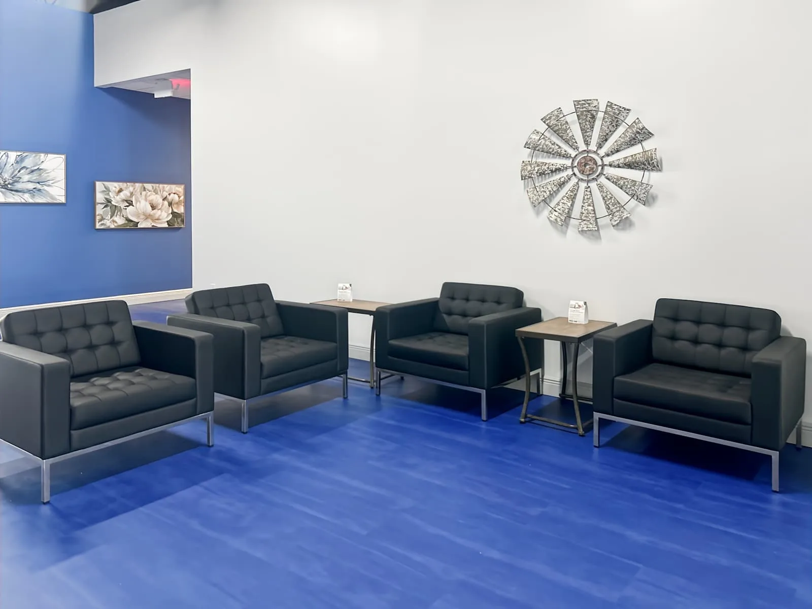 HQ FL, Melbourne - W New Haven Ave, Lounge, Melbourne, FL