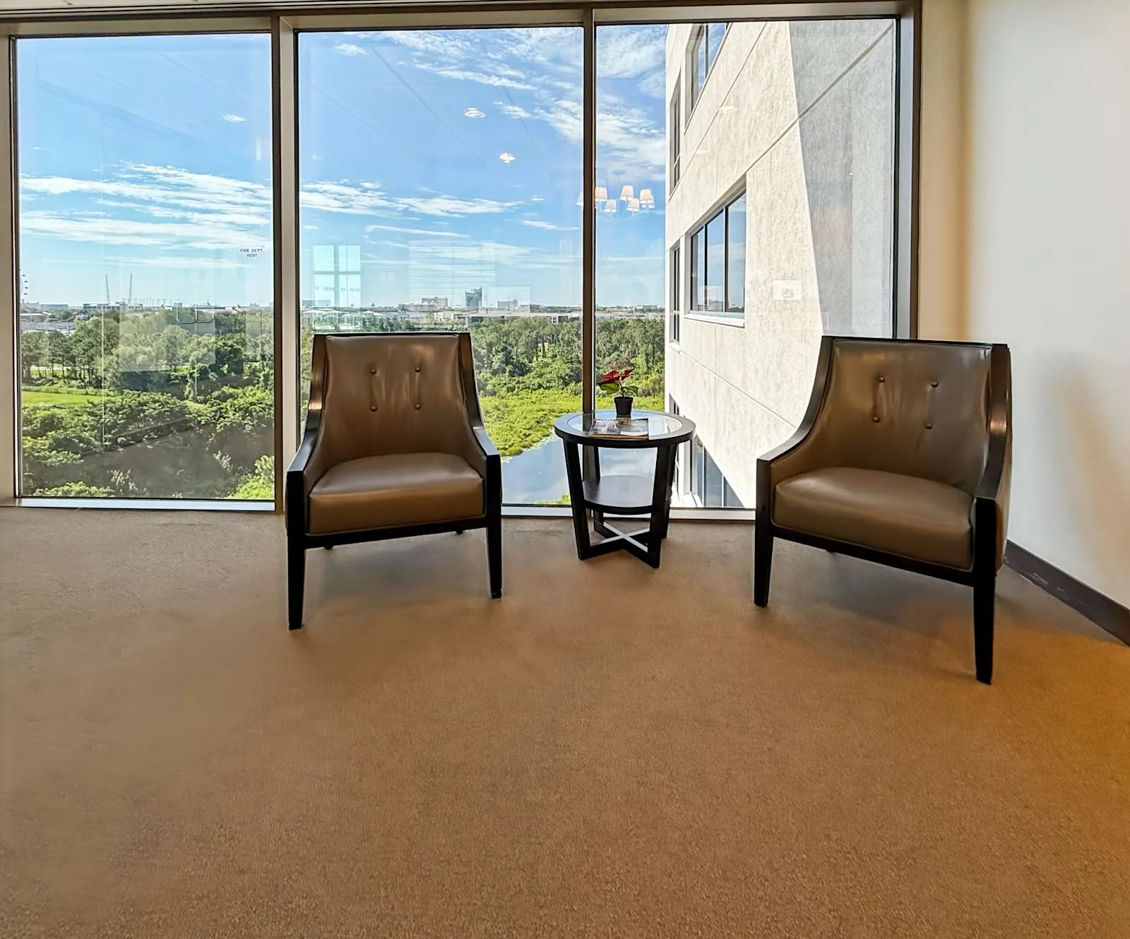 HQ FL, Orlando - Sand Lake (HQ), Lounge, Windermere, FL