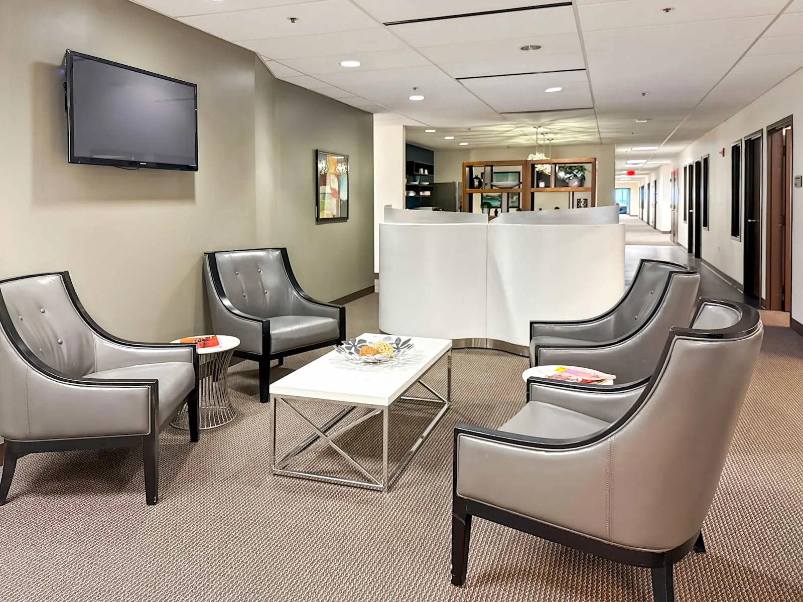 HQ FL, Orlando - Sand Lake (HQ), Lounge, Windermere, FL
