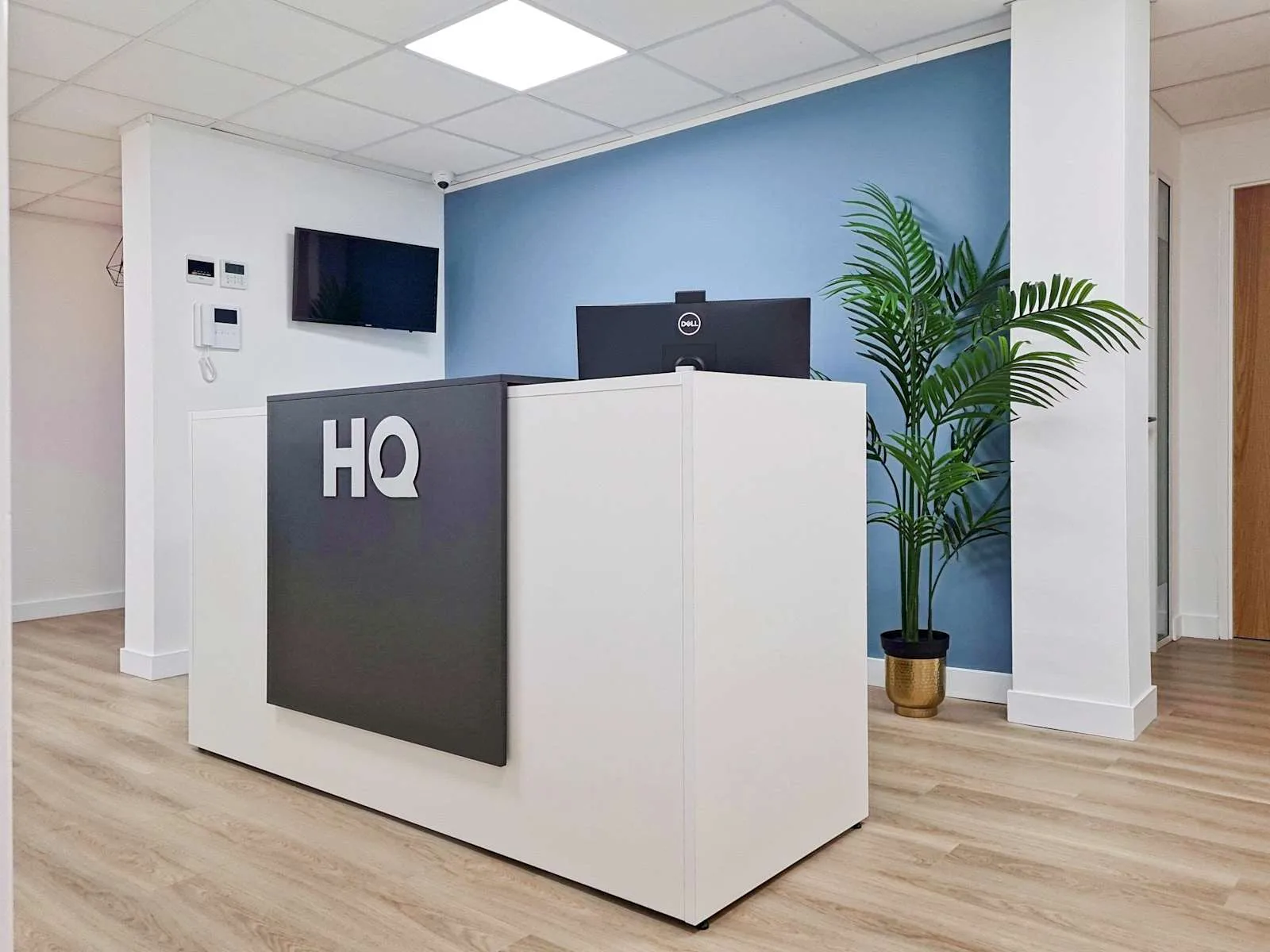 HQ Hitchin, Invision House, Réception, Hitchin