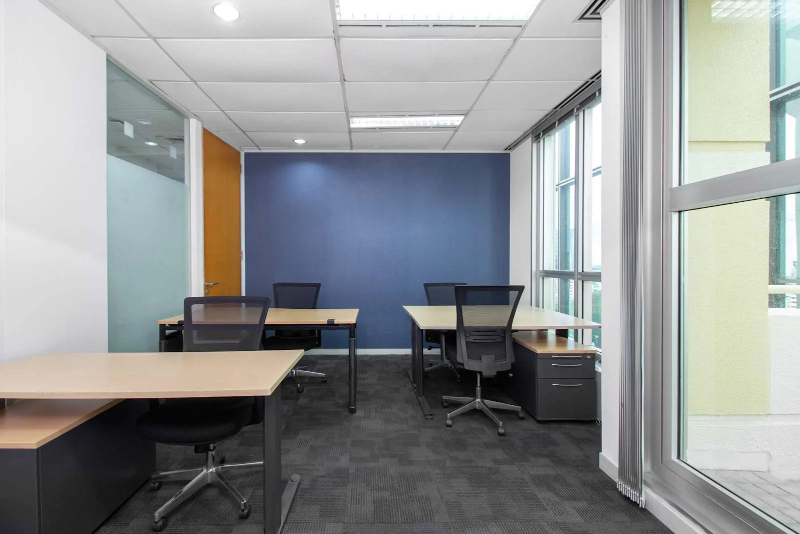 HQ Ho Chi Minh City, Saigon Tower, Private office, 5 desks, Ho Chi Minh City
