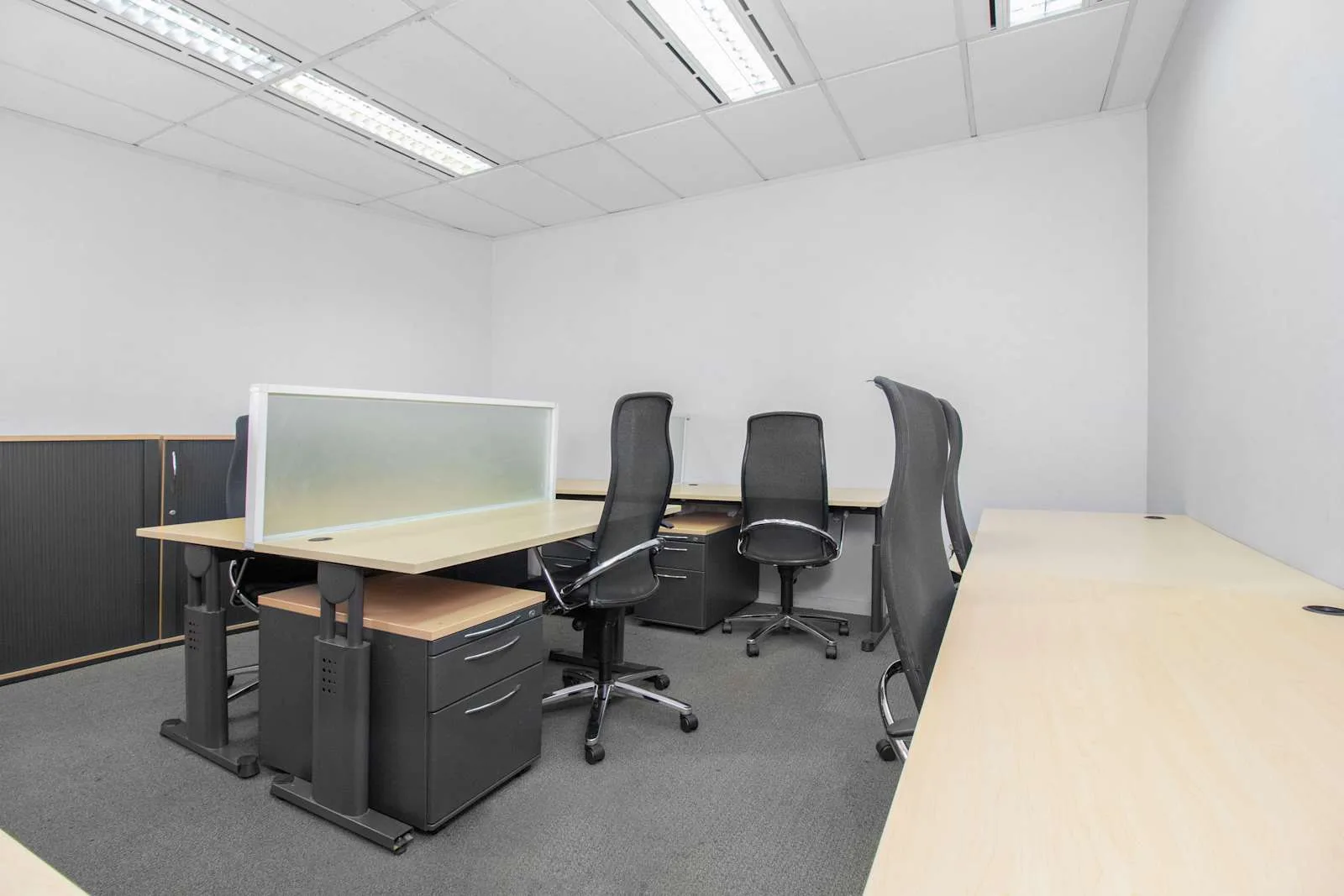 HQ Ho Chi Minh City, Saigon Tower, Private office, 5 desks, Ho Chi Minh City