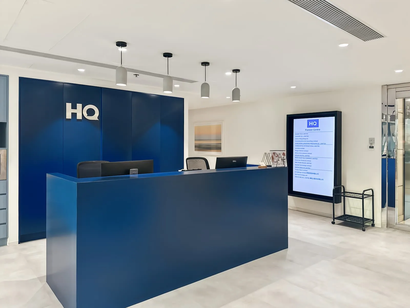HQ Hong Kong, Pioneer Centre、前台、香港