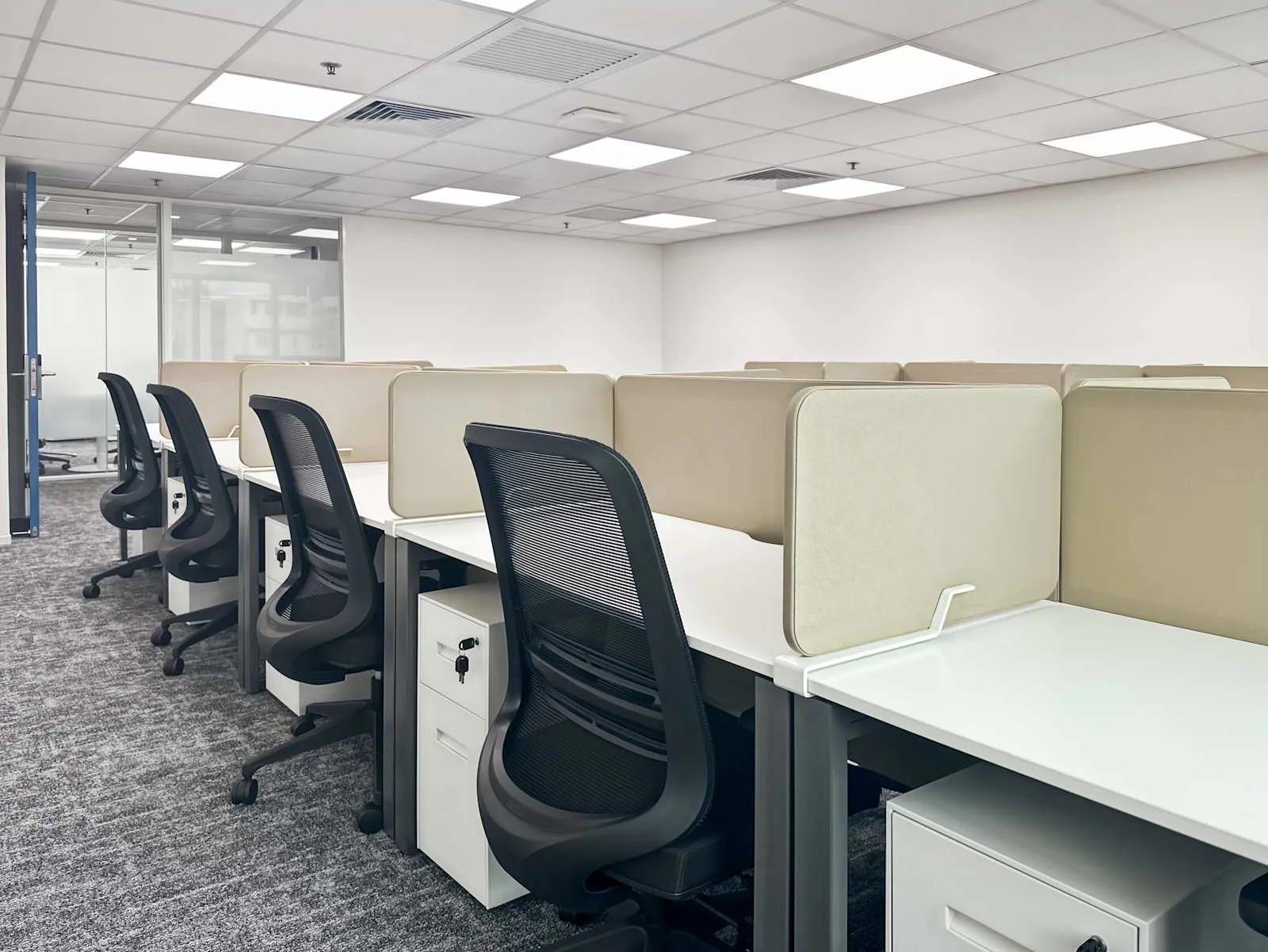 HQ Hong Kong, Pioneer Centre、开放式办公区、香港
