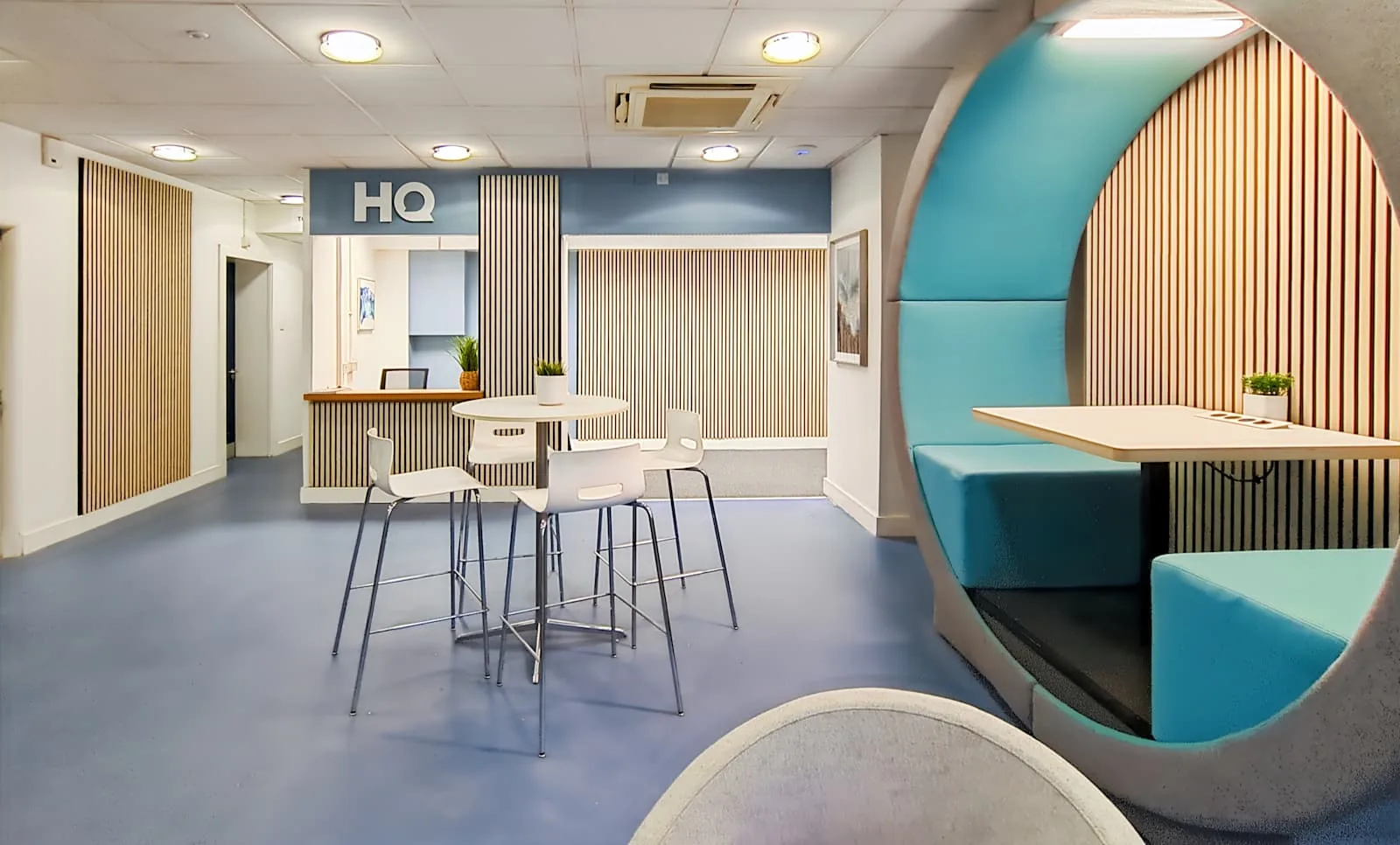 HQ Huddersfield Central, Reception, Huddersfield