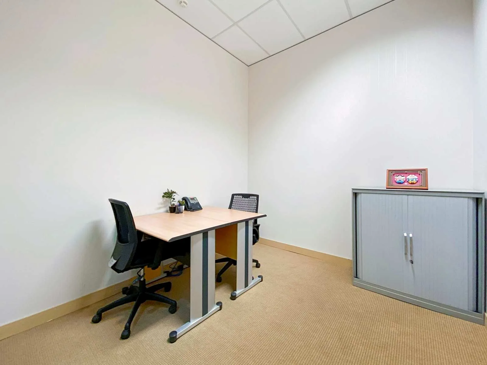 HQ Jakarta, Plaza Oleos, Private office, 2 desks, Jakarta