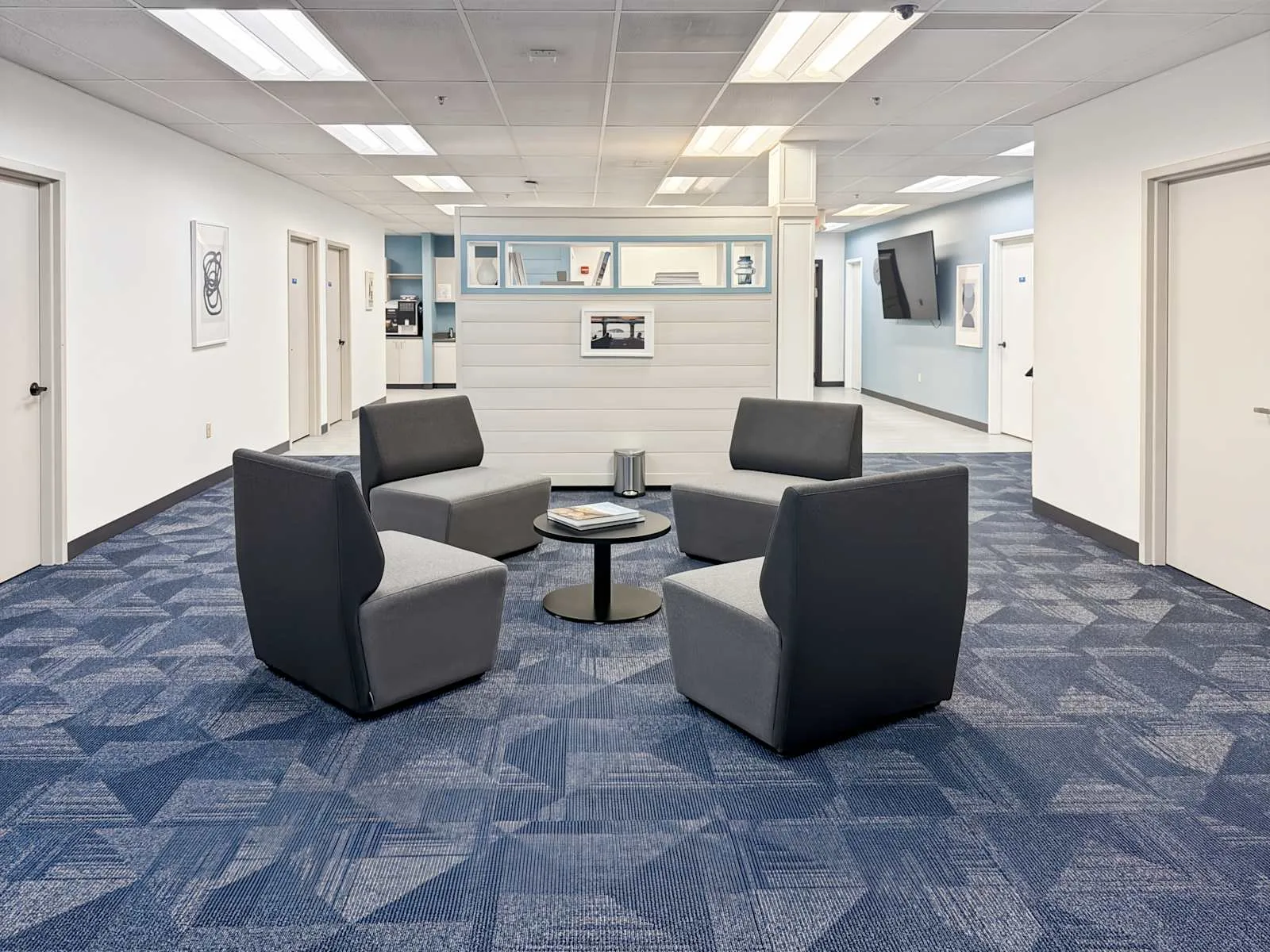 HQ KS, Lenexa -W 84th Terrace, Lounge, Lenexa, KS