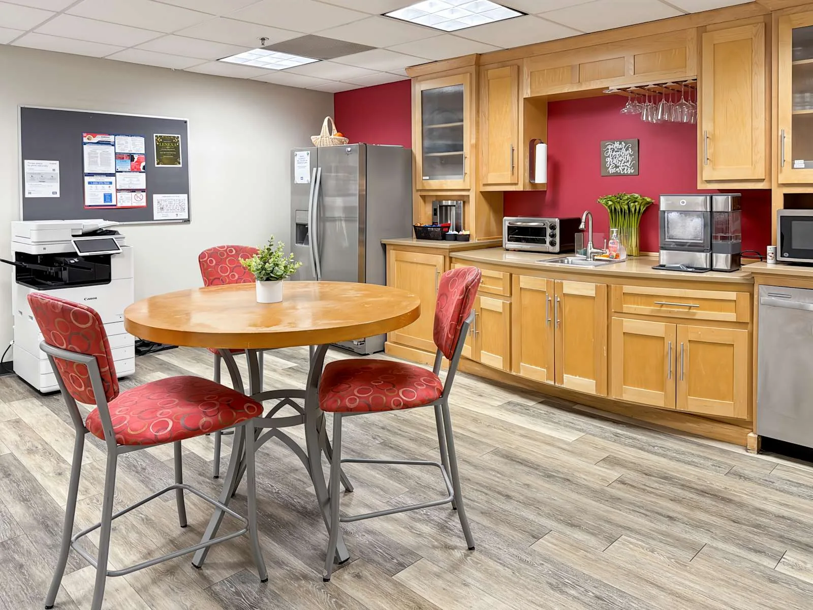 HQ KS, Lenexa - W 95th St, Kitchen, Lenexa, KS