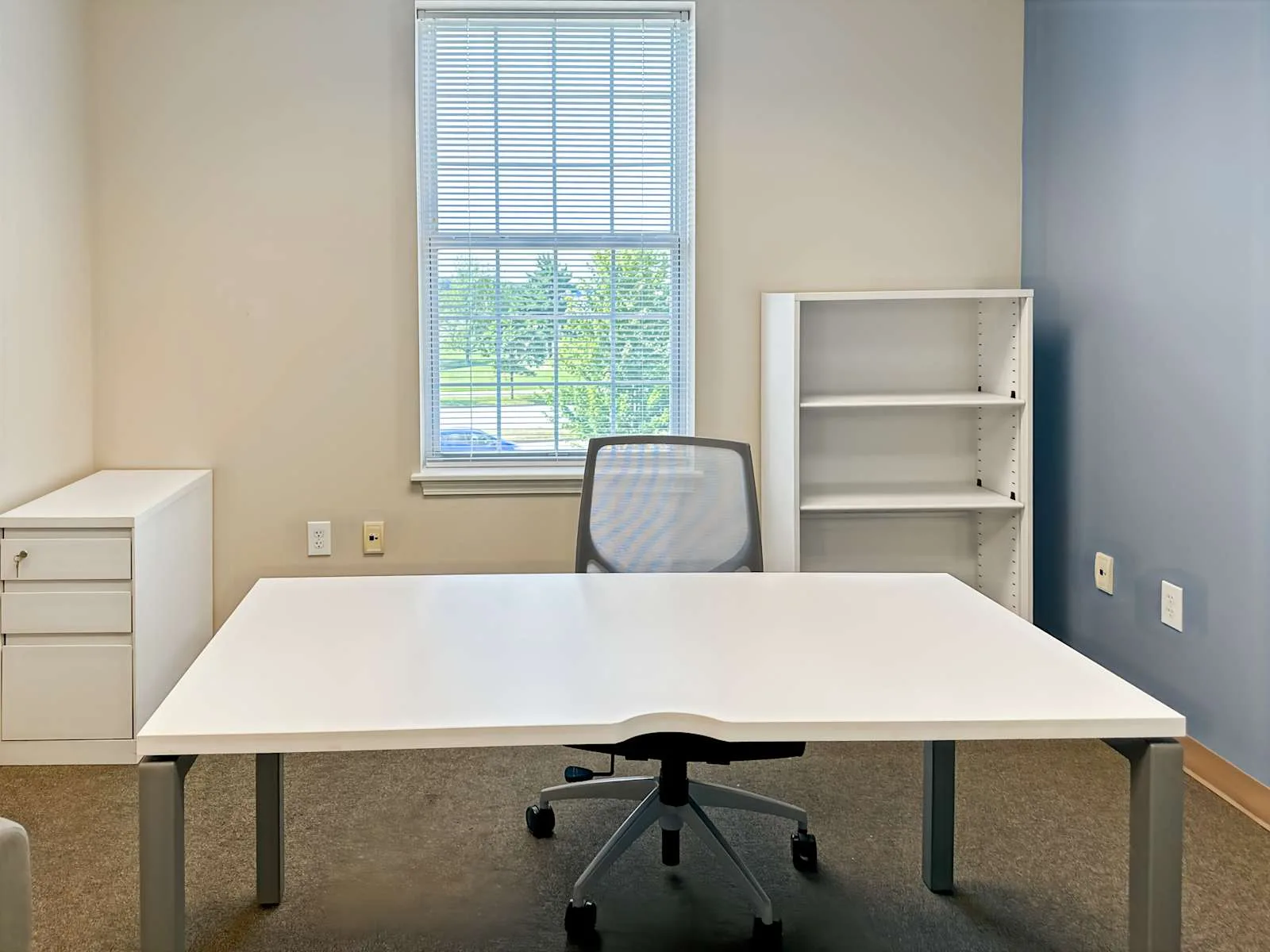 HQ KY, Lexington - Lewis Hargett Circle, Private office, 1 desk, Lexington, KY
