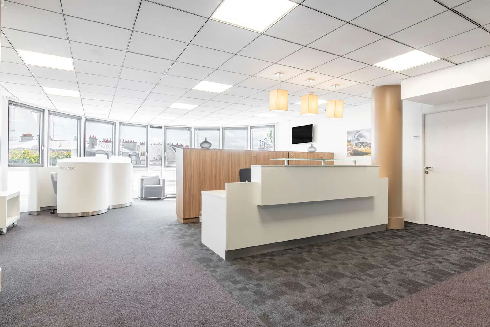HQ LEVALLOIS-PERRET, Anatole France, Reception, Levallois-Perret