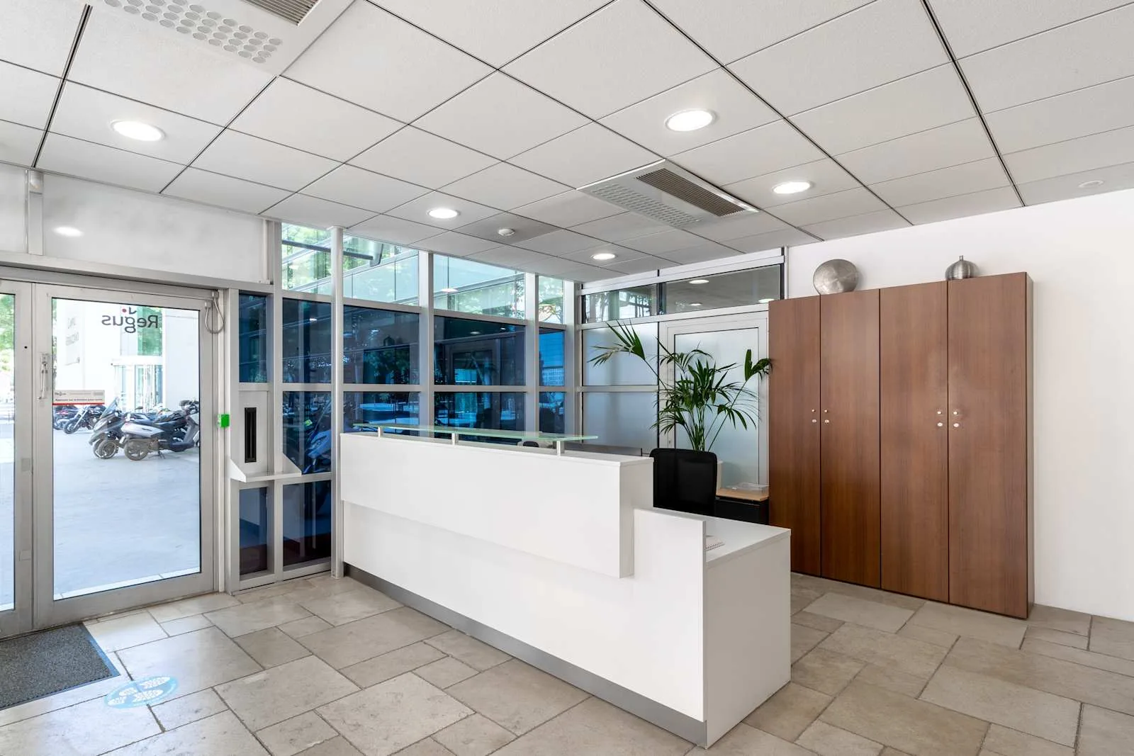 HQ LYON, Vaise Verrazzano, Reception, Lyon 9e