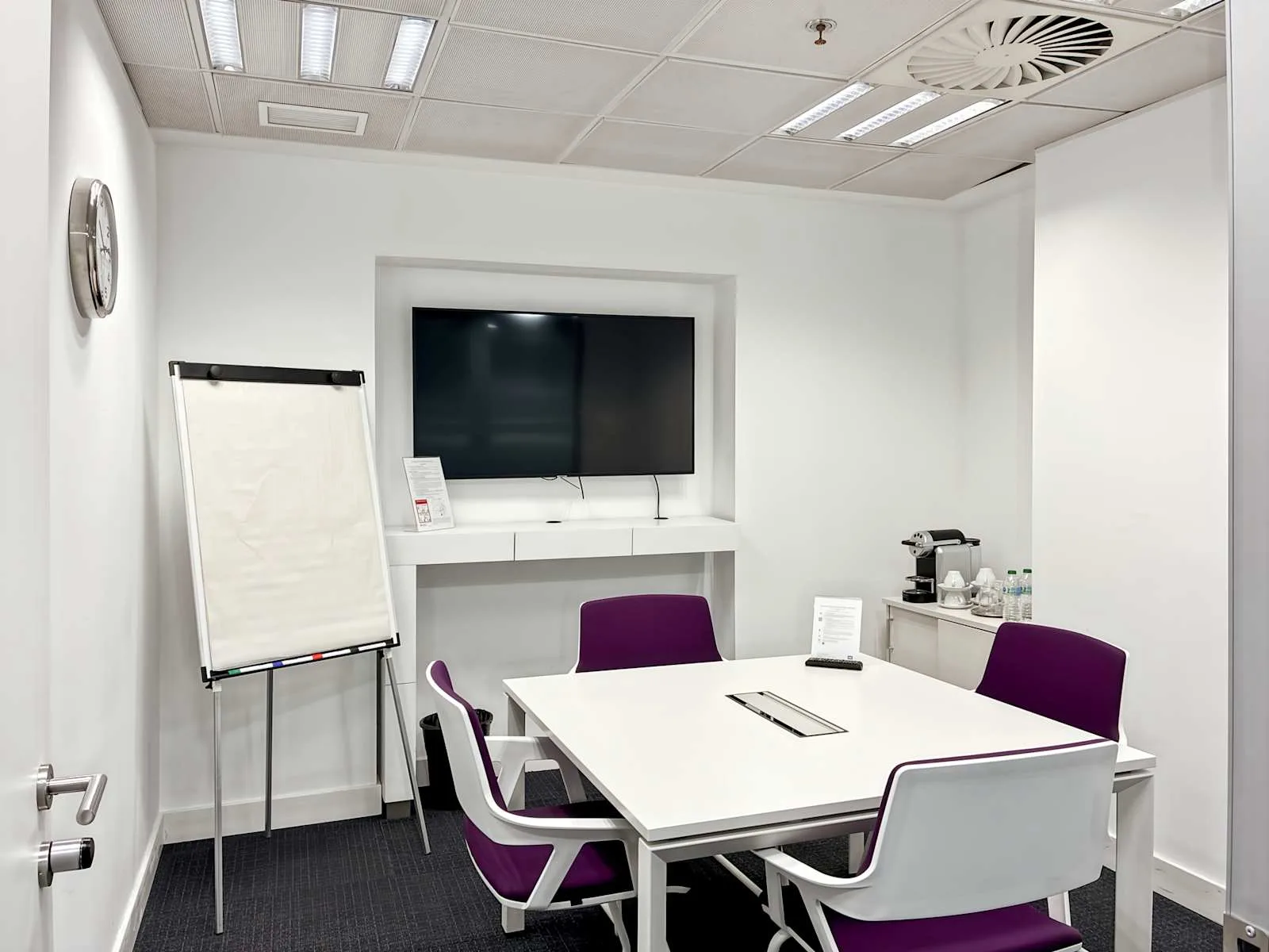 HQ MADRID, Castellana, Meeting room for 4 people, Madrid