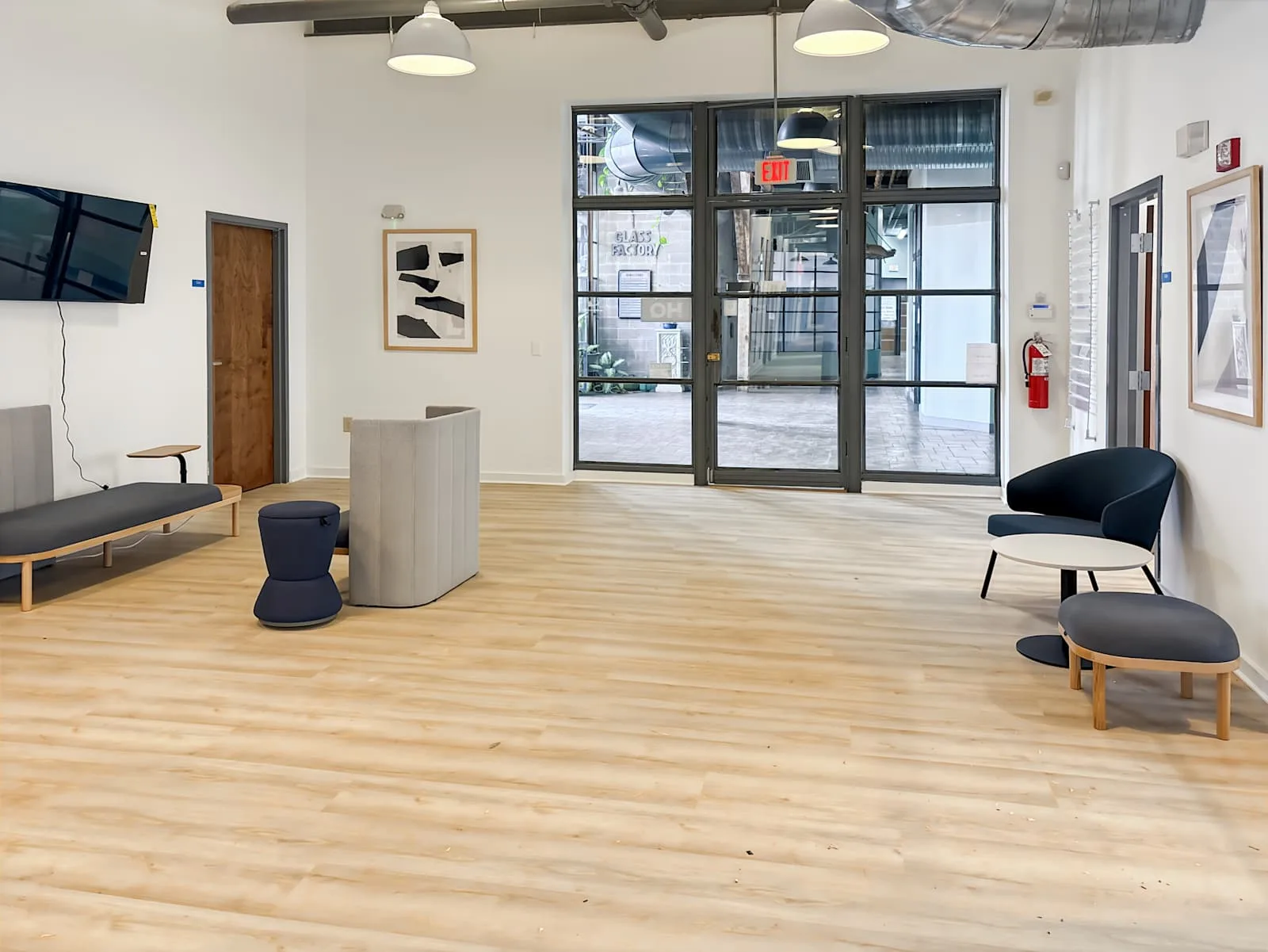 HQ MD, Frederick - E 4th St, Lounge, Frederick, MD
