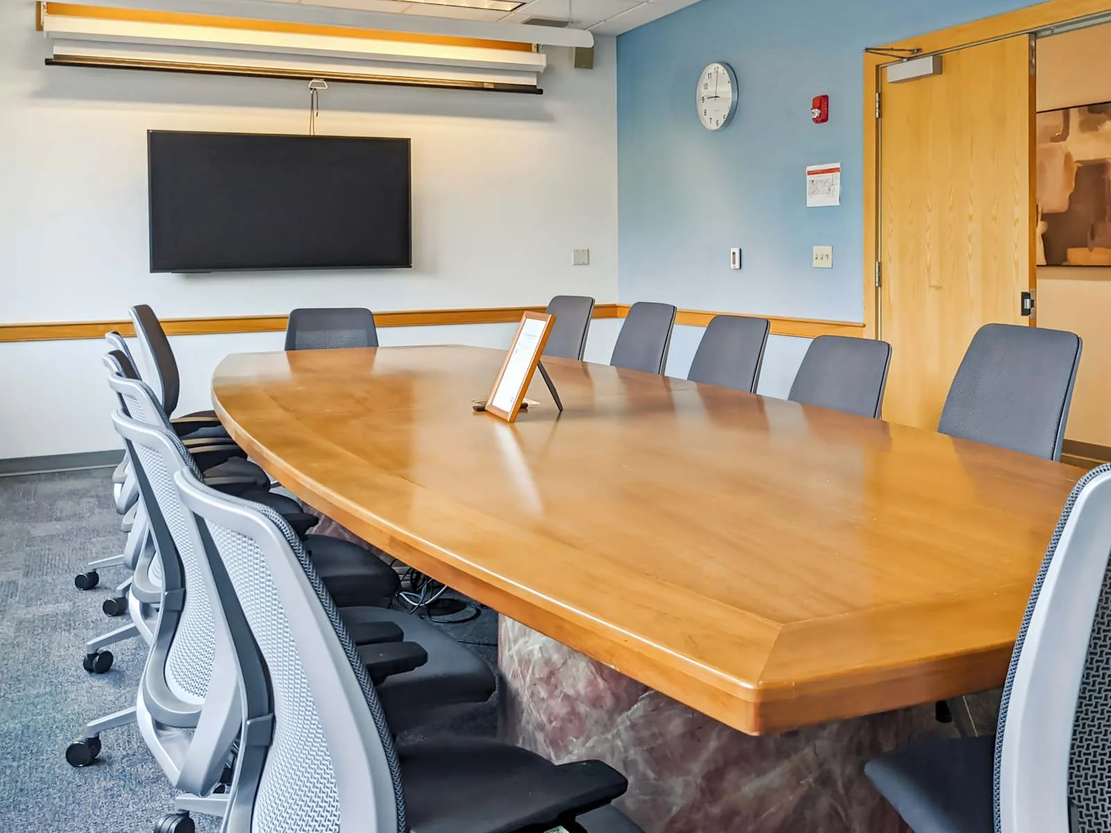 HQ ME, Portland - Hutchins Dr, Meeting room for 14 people, Portland, ME