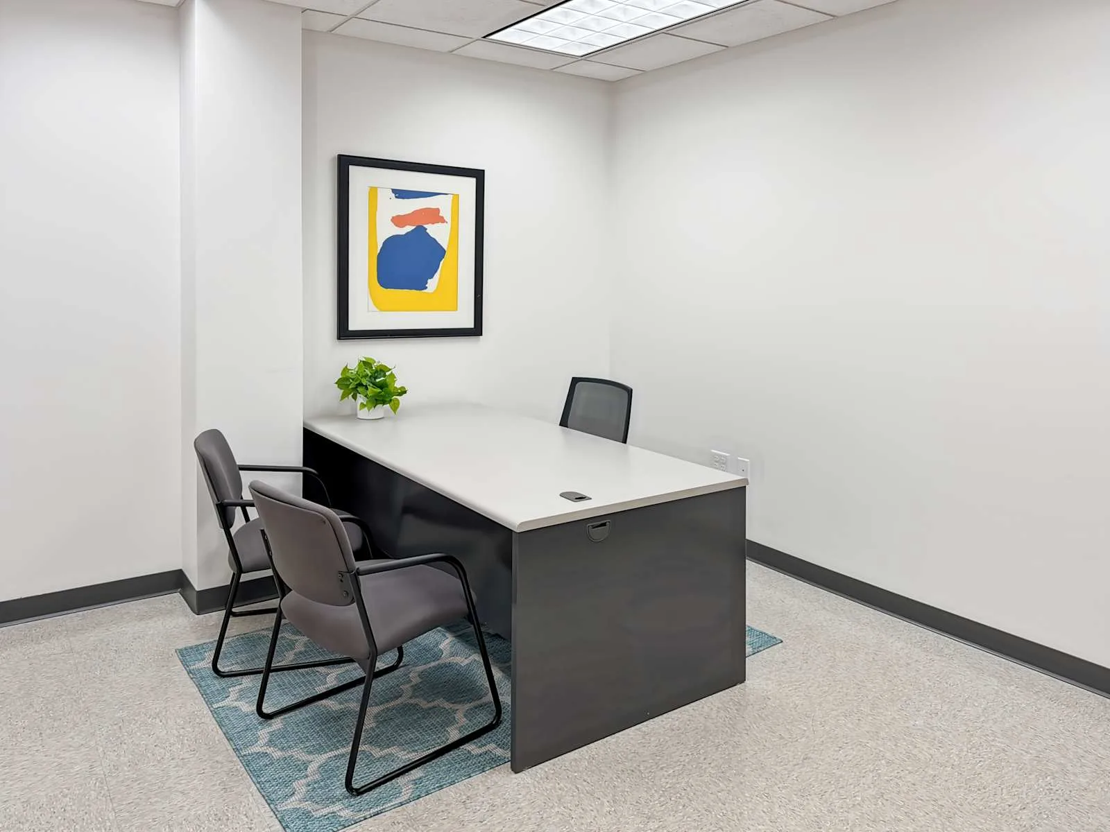 HQ MI, Grand Rapids - Kenmoor Ave, Private office, 1 desk, Grand Rapids, MI