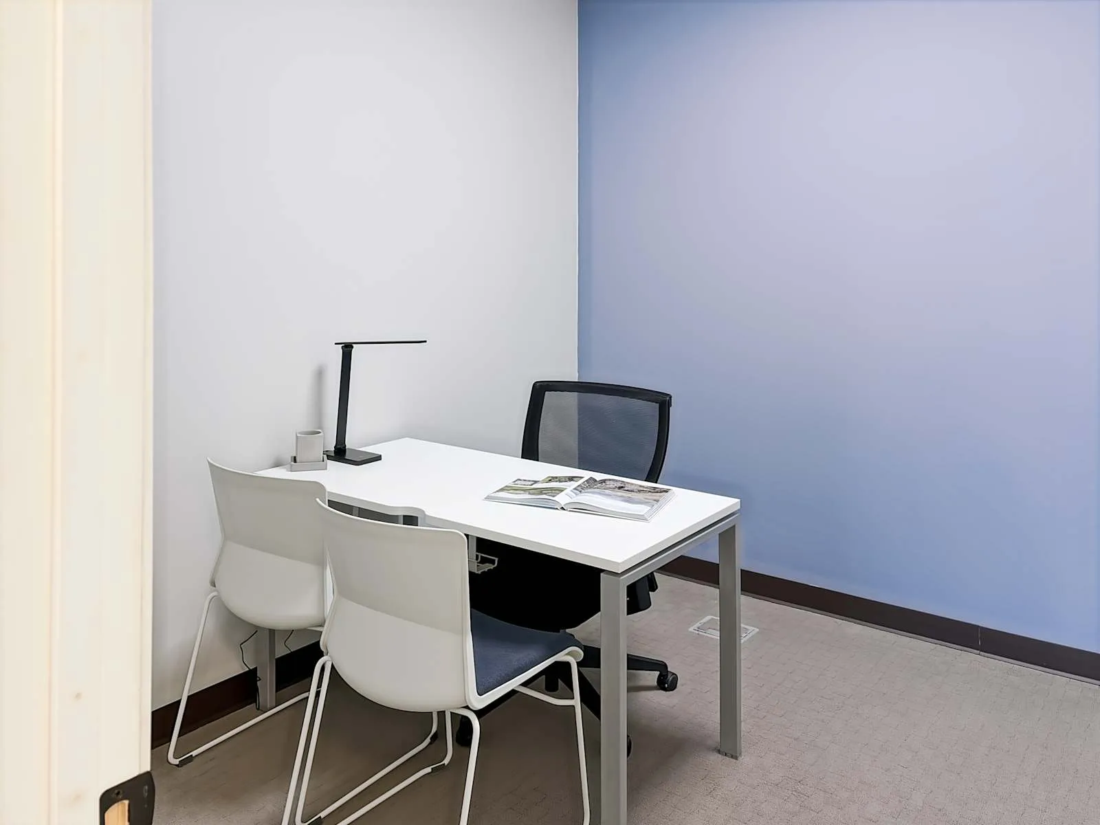 HQ MI, Lansing – West Lake Lansing, Private office, 1 desk, Lansing, MI