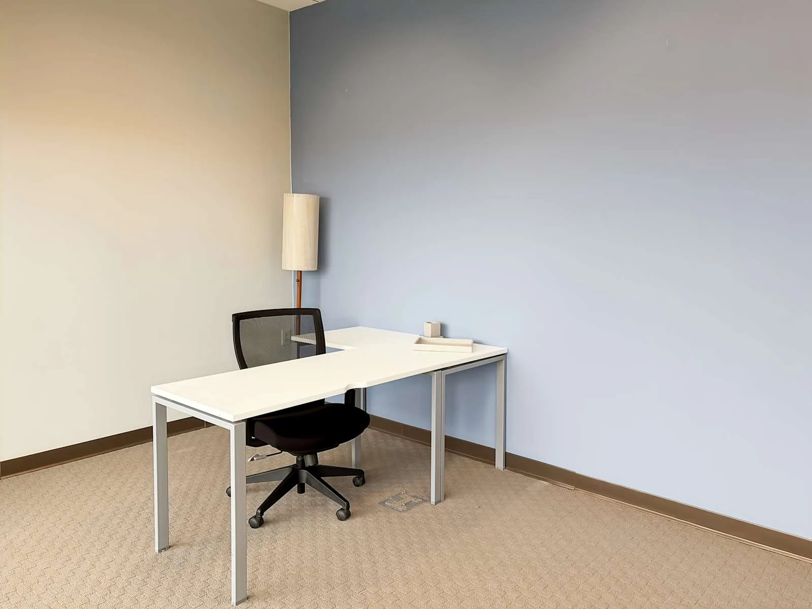 HQ MI, Lansing – West Lake Lansing, Private office, 1 desk, Lansing, MI