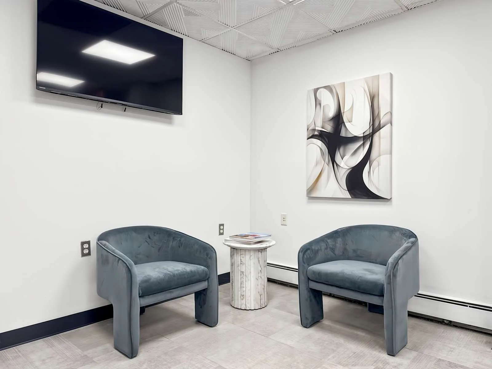 HQ MI, West Bloomfield - Farmington Rd, Lounge, West Bloomfield, MI