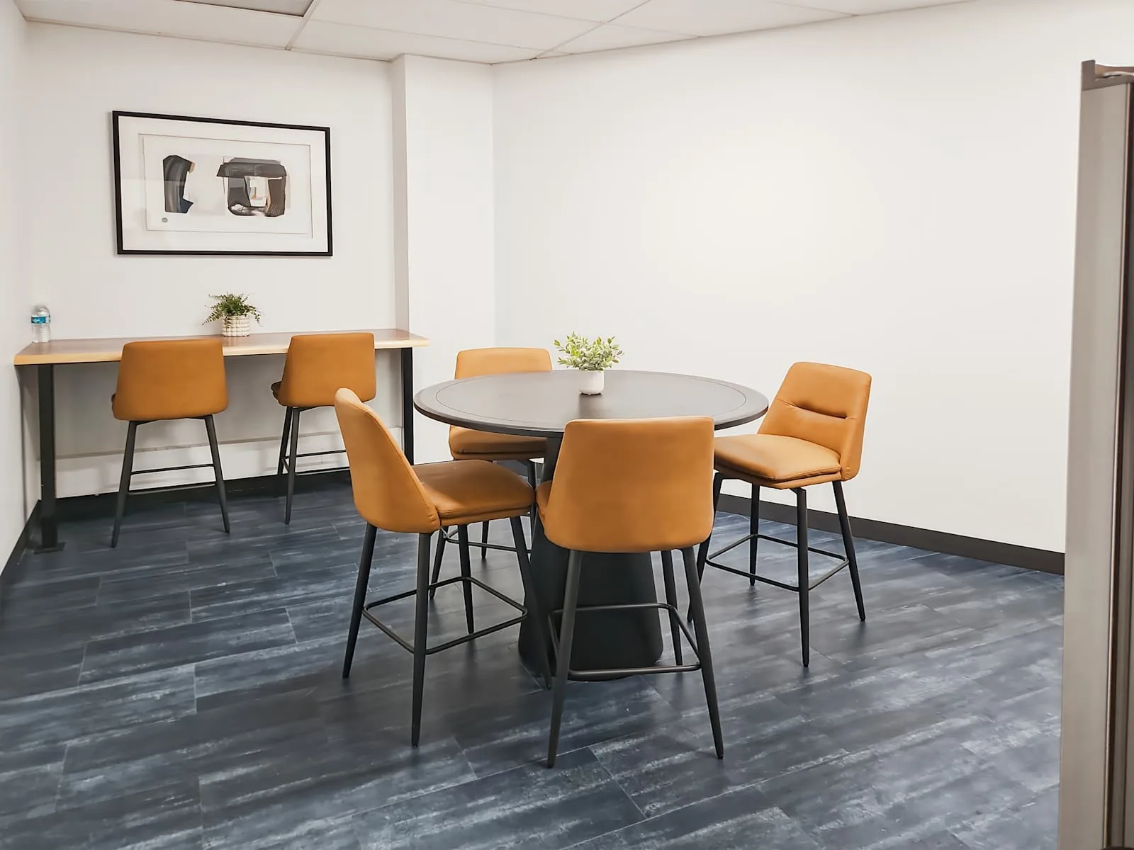 HQ MO, St. Louis - Craigshire Rd, Meeting room for 4 people, Creve Couer, MO