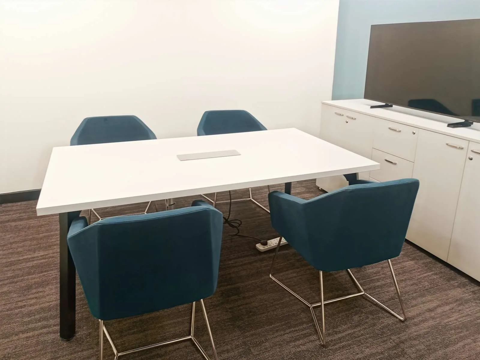 HQ Nairobi, Pramukh Towers, Meeting room for 4 people, Nairobi