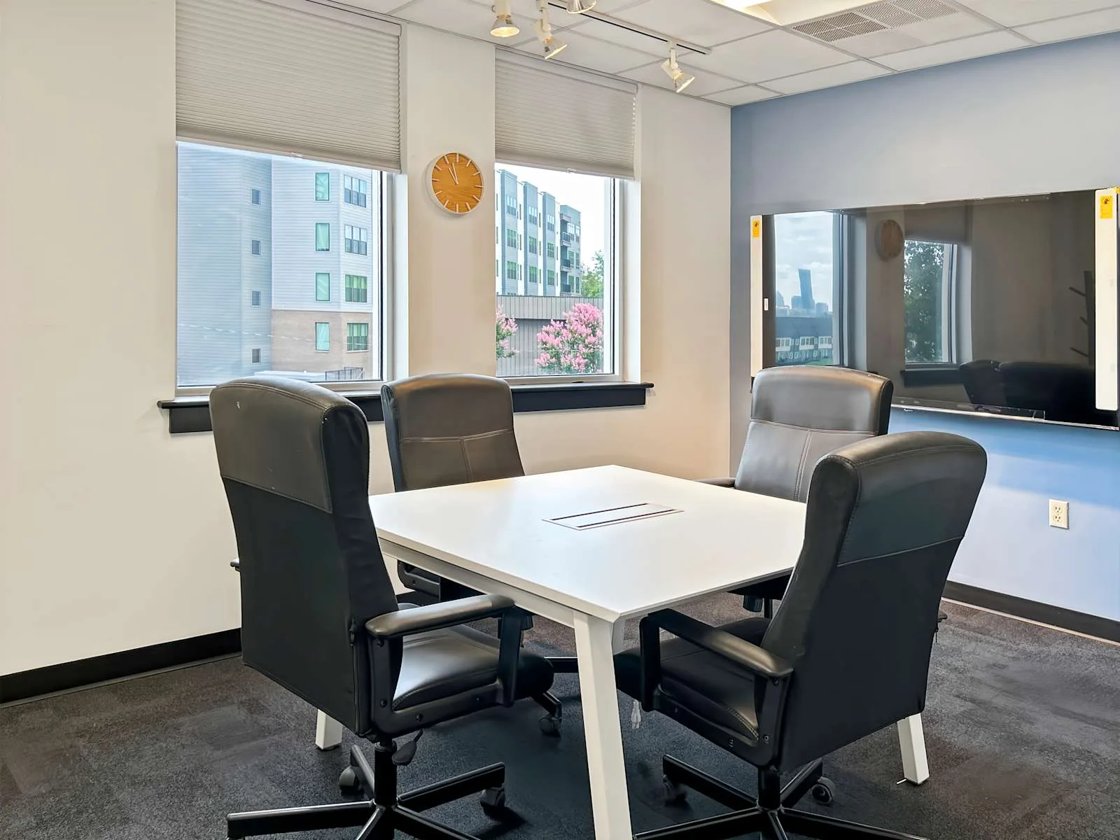 HQ NC, Charlotte - Morehead St, Meeting room for 4 people, Charlotte, NC