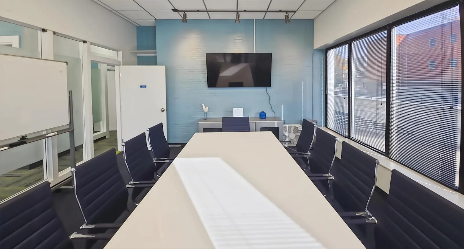 HQ NC, Greensboro - W Friendly Ave, Meeting room for 9 people, Greensboro, NC