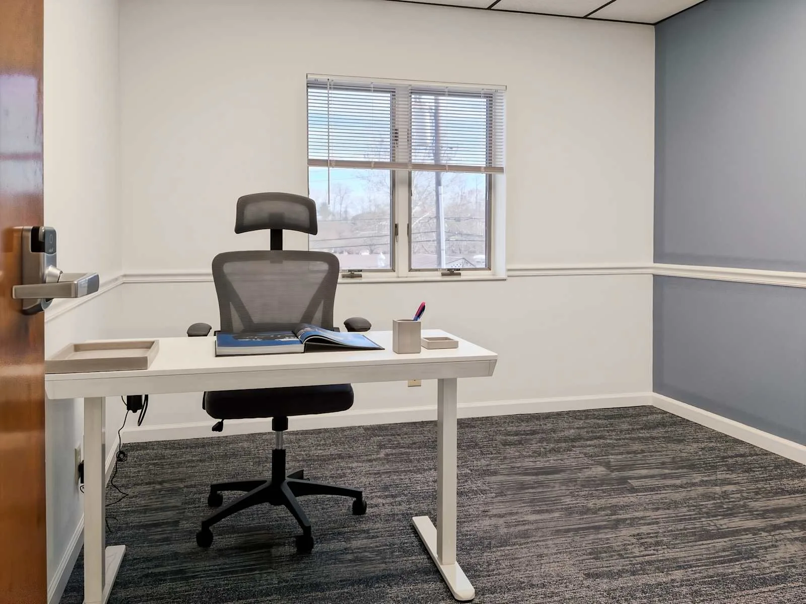 HQ NC, Hendersonville - Asheville Hwy, Private office, 1 desk, Hendersonville, NC
