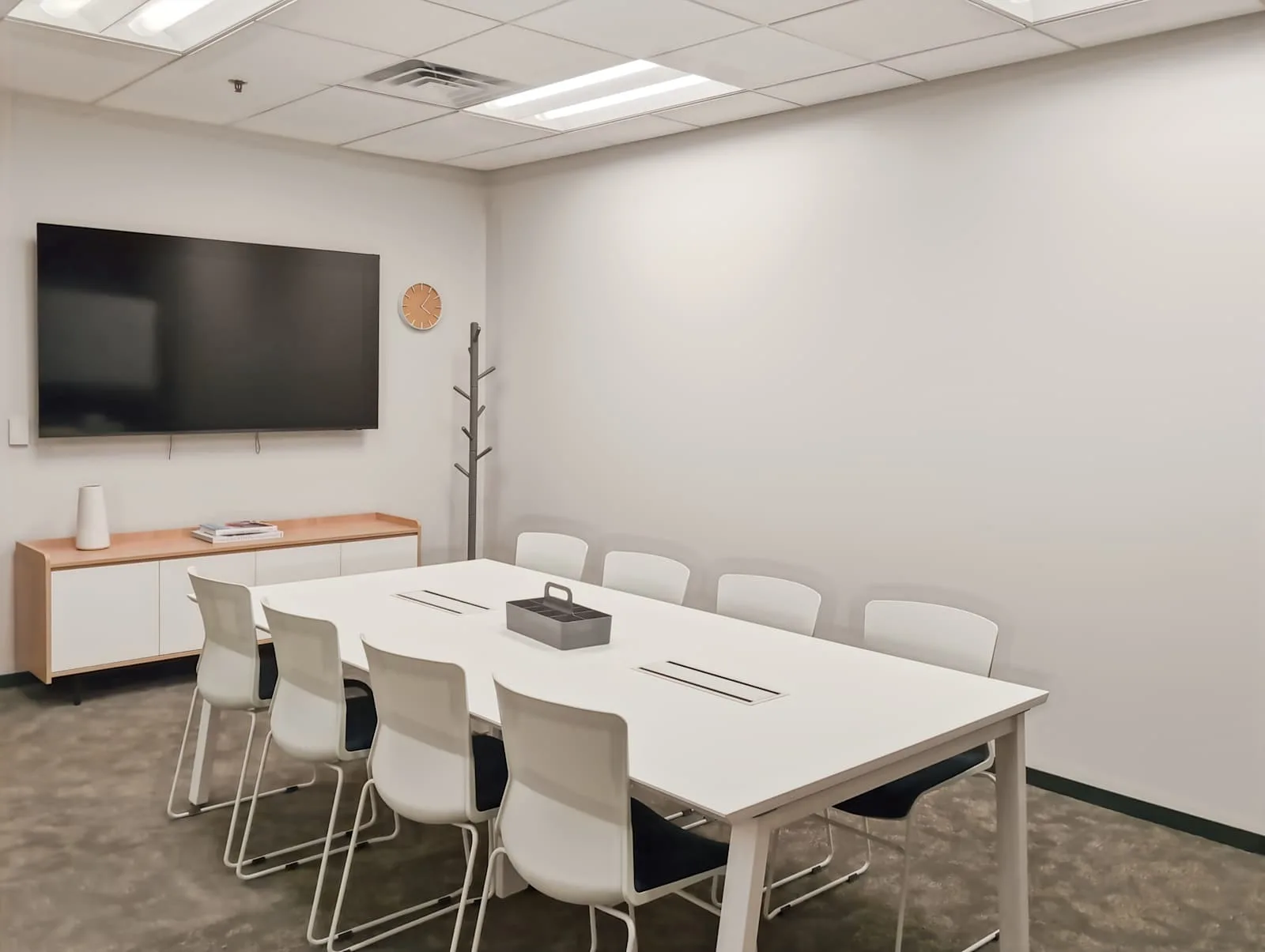 HQ NE, Omaha - 11602 West Center Road, Meeting room for 8 people, Omaha, NE