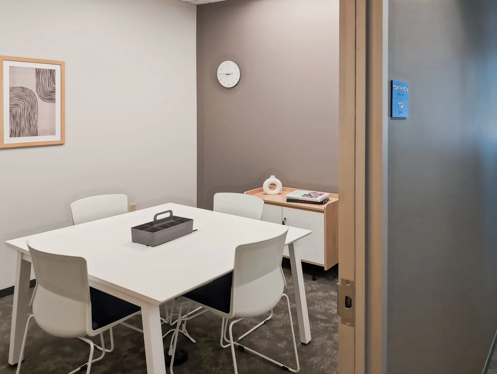 HQ NE, Omaha - 11602 West Center Road, Meeting room for 4 people, Omaha, NE