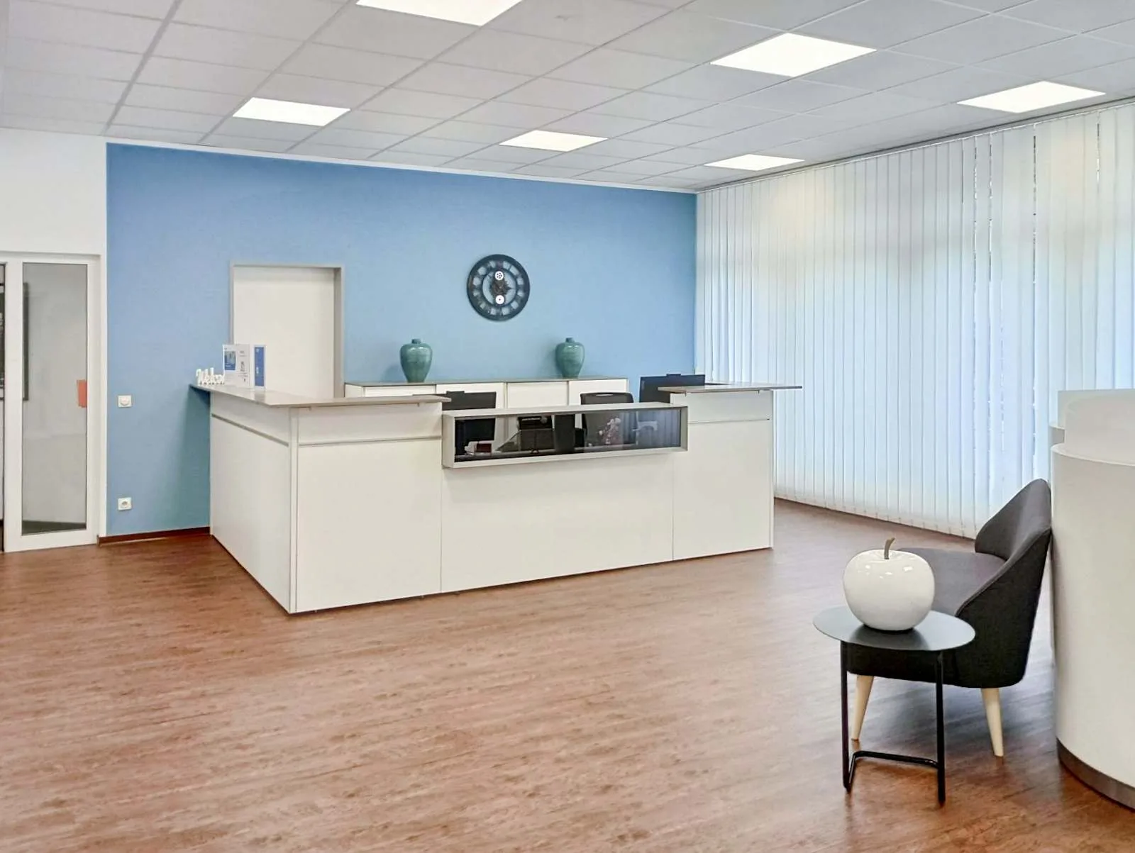 HQ NEU-ISENBURG, HQ Dornhofstraße, Reception, Neu-Isenburg