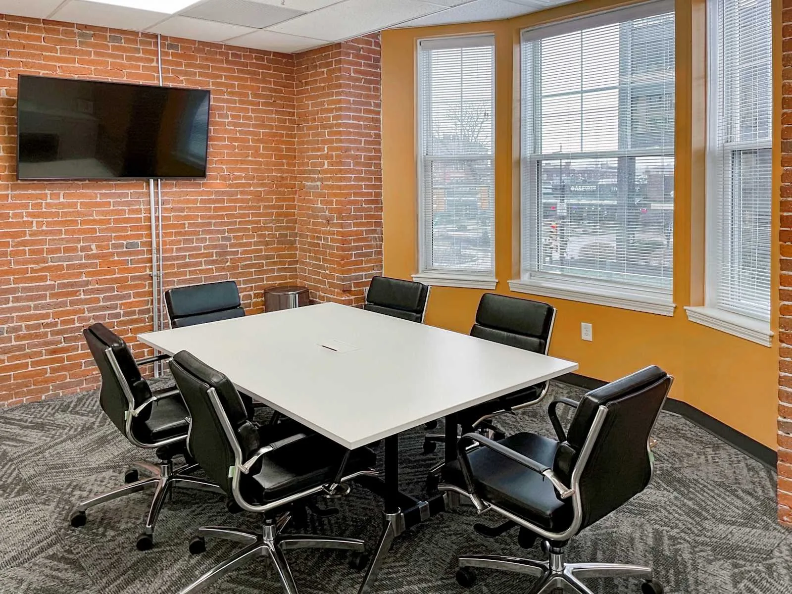 HQ NH, Manchester - Elm Street, Meeting room for 6 people, Manchester, NH