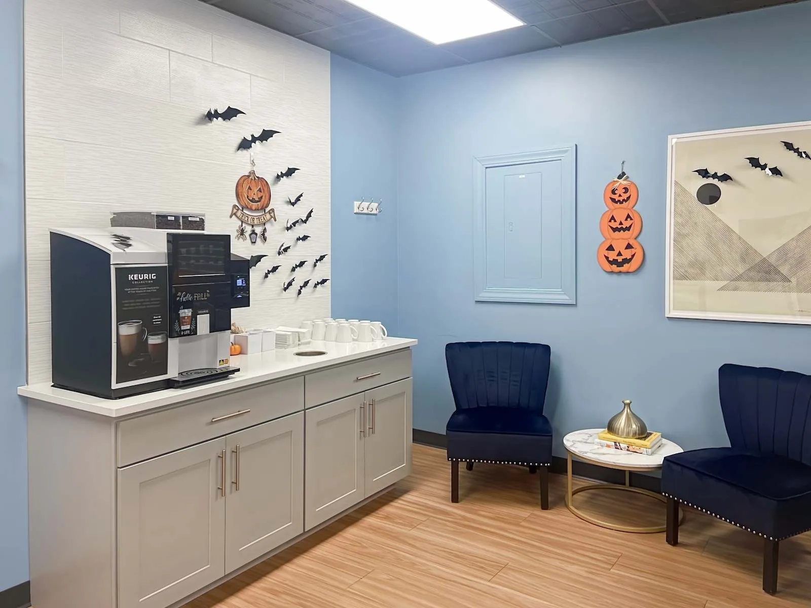 HQ NH, Manchester - Elm Street, Kitchen, Manchester, NH