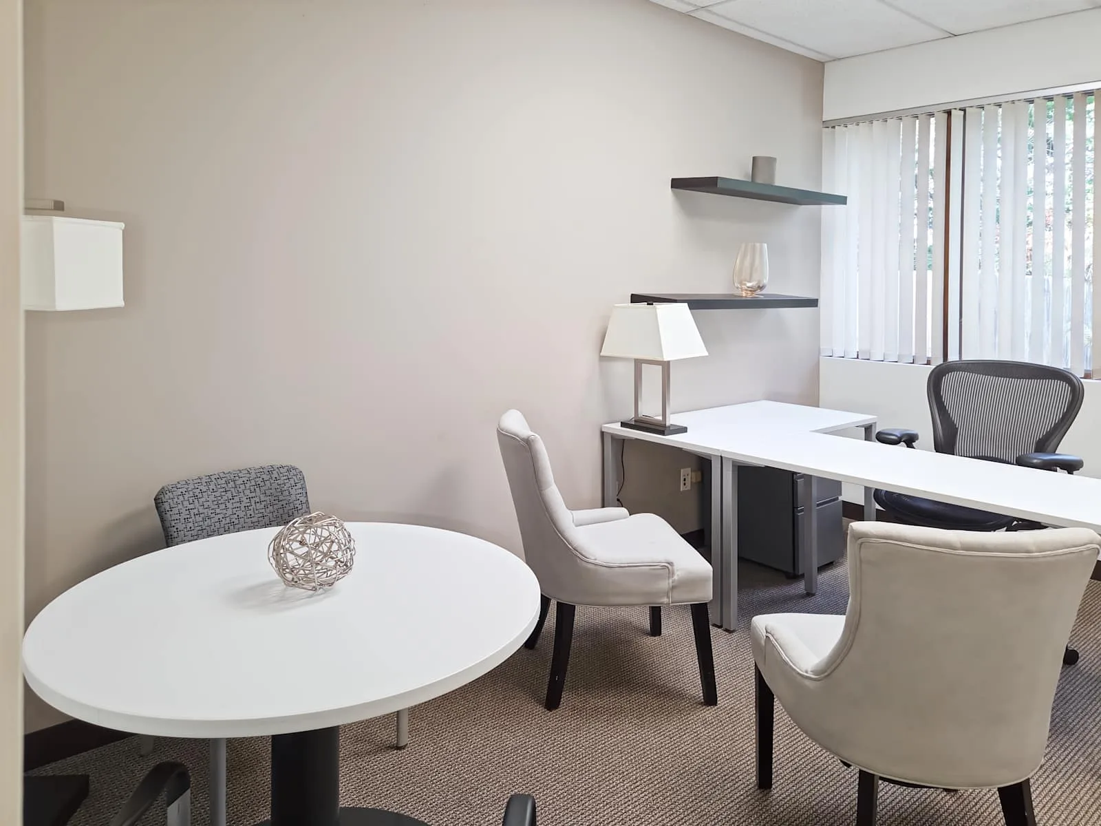 HQ NJ, Bedminster - Bedminster (HQ), Private office, 1 desk, Bedminster, NJ