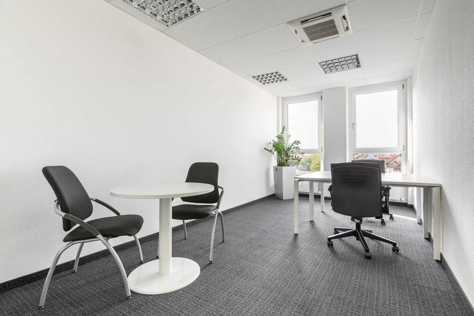HQ NUREMBERG, HQ Plaerrer, Privatbüro mit 2 Arbeitsplätzen, Nürnberg