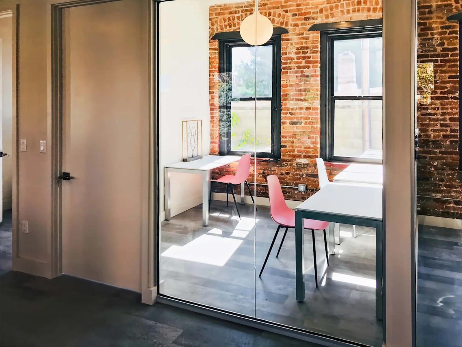 HQ NY, Brooklyn - Ainslie Street, Private office, 3 desks, Brooklyn, NY